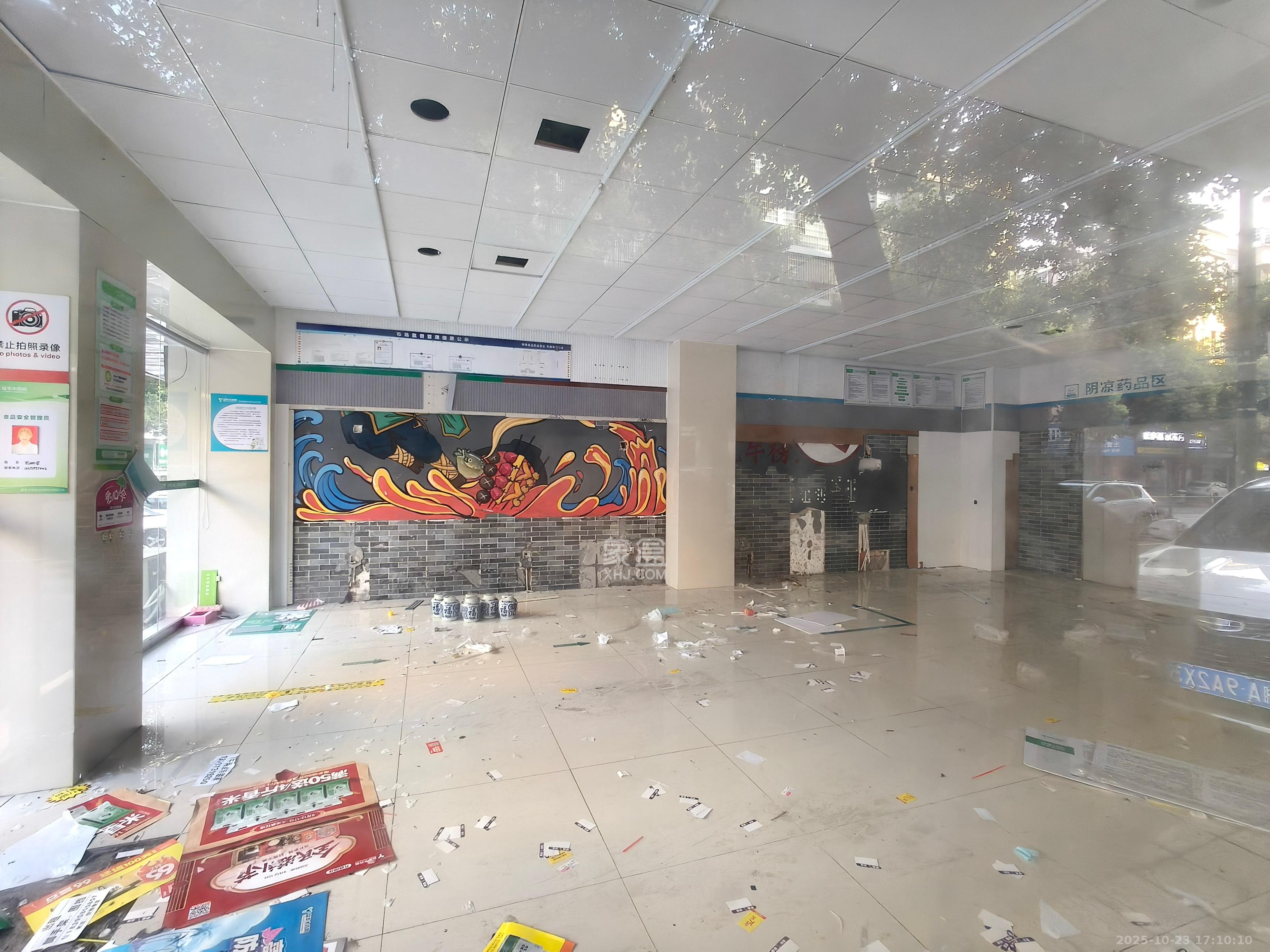 中南汽车世界   44.0㎡      8000.0元/月室内图