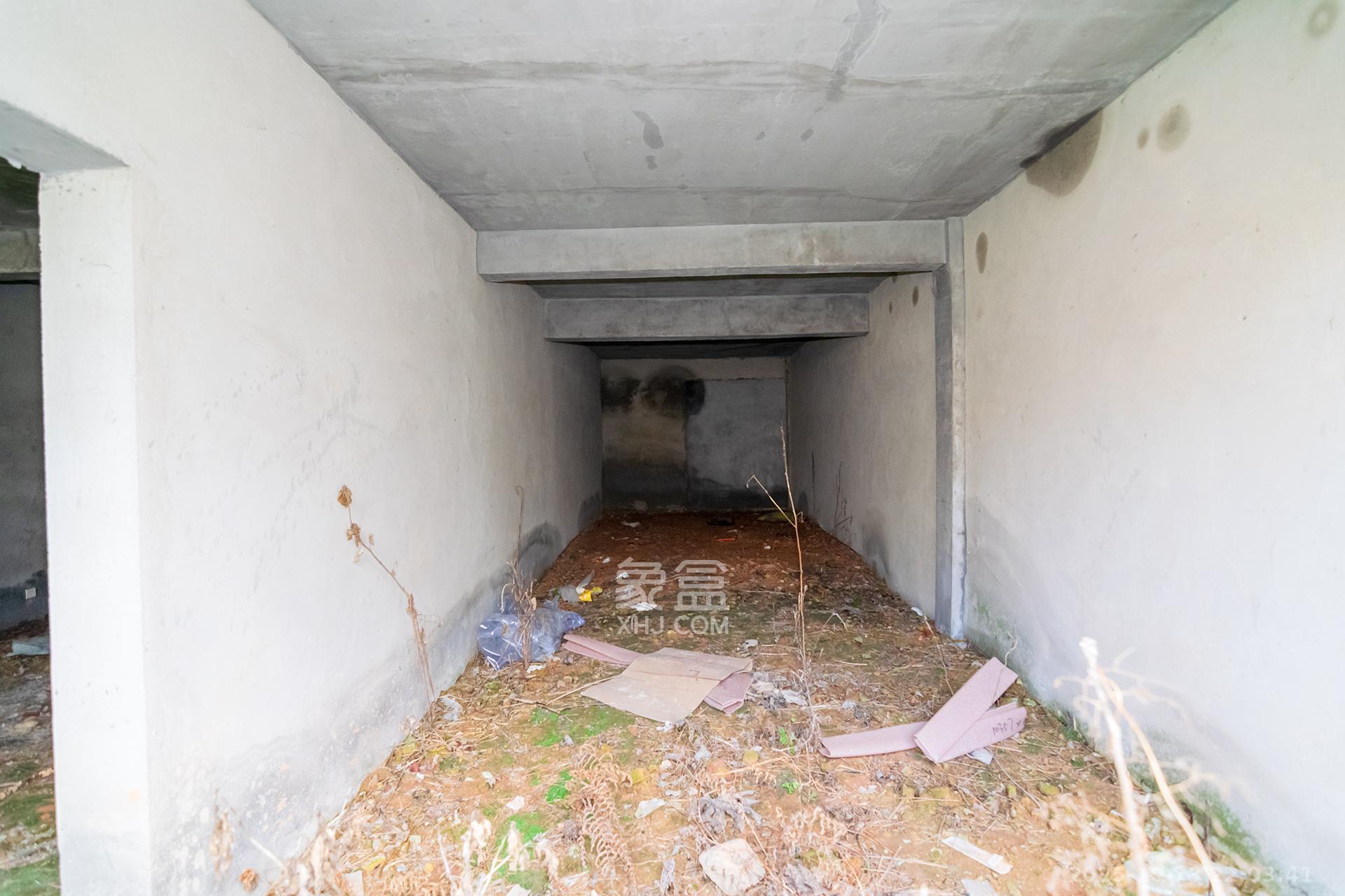 中粮北纬28°别墅  6室2厅4卫    528.0万其他