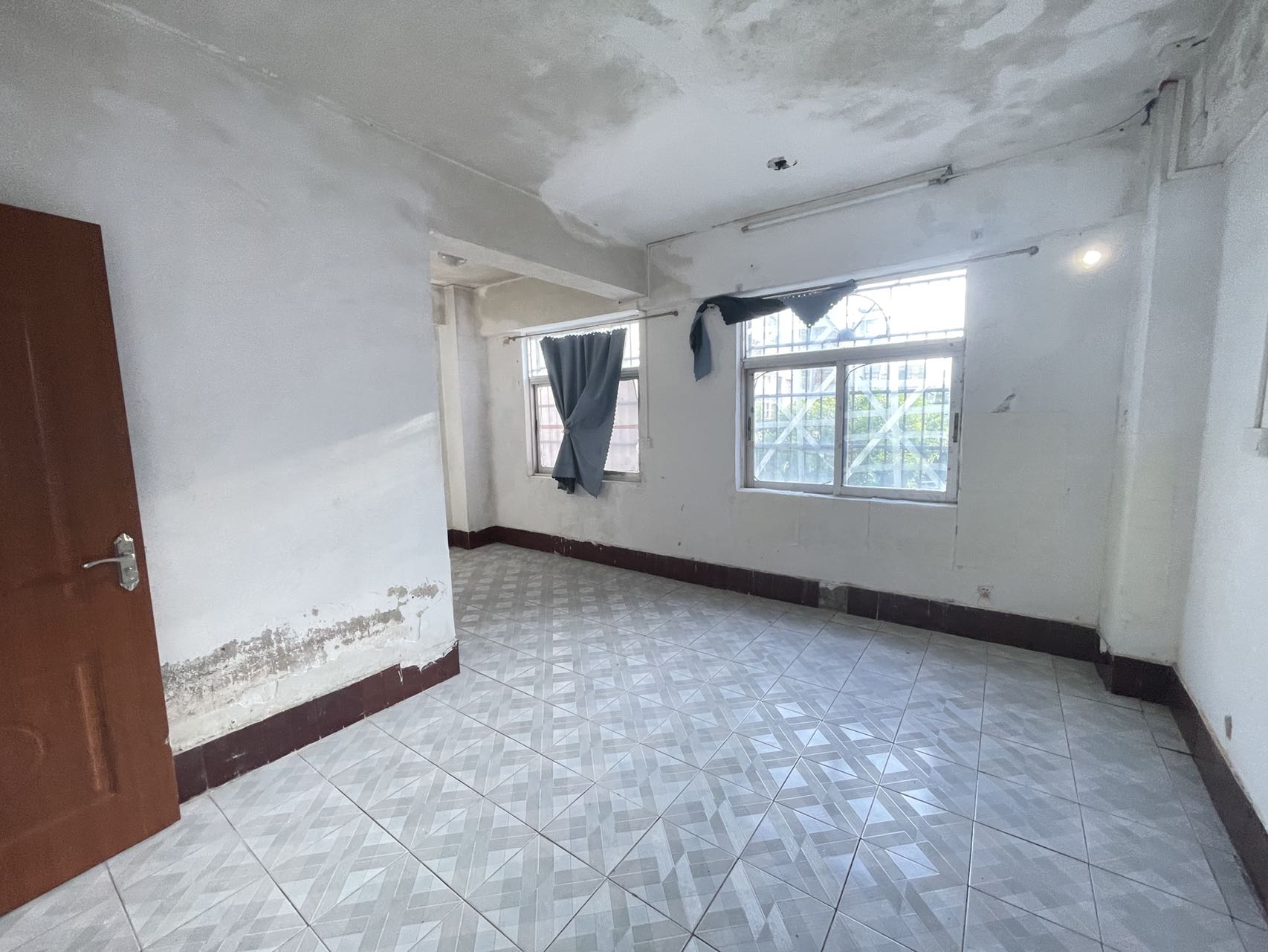 教育印刷厂宿舍 4室2厅2卫 2200.0元/月 教育印刷厂宿舍 4室2厅2卫 2200.0元/月室内图