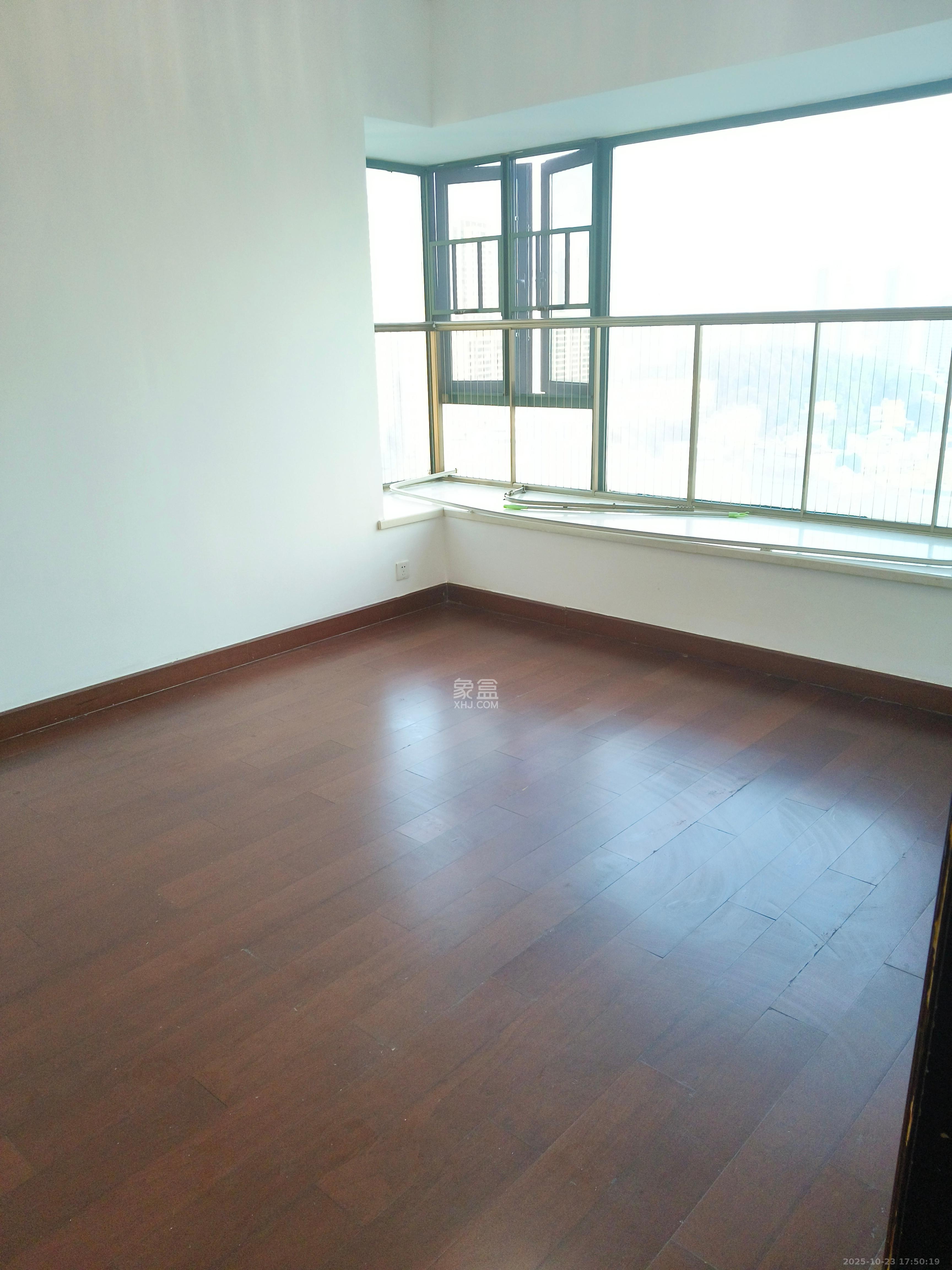 恒大雅苑  3室2厅1卫    2200.0元/月 恒大雅苑  3室2厅1卫    2200.0元/月室内图