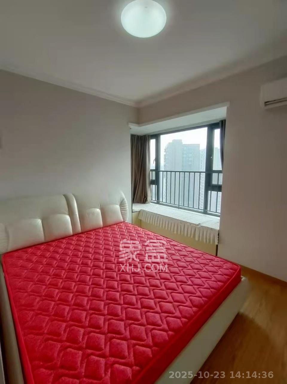 藏珑湖上国际花园 3室2厅1卫 3500.0元/月 藏珑湖上国际花园 3室2厅1卫 3500.0元/月室内图