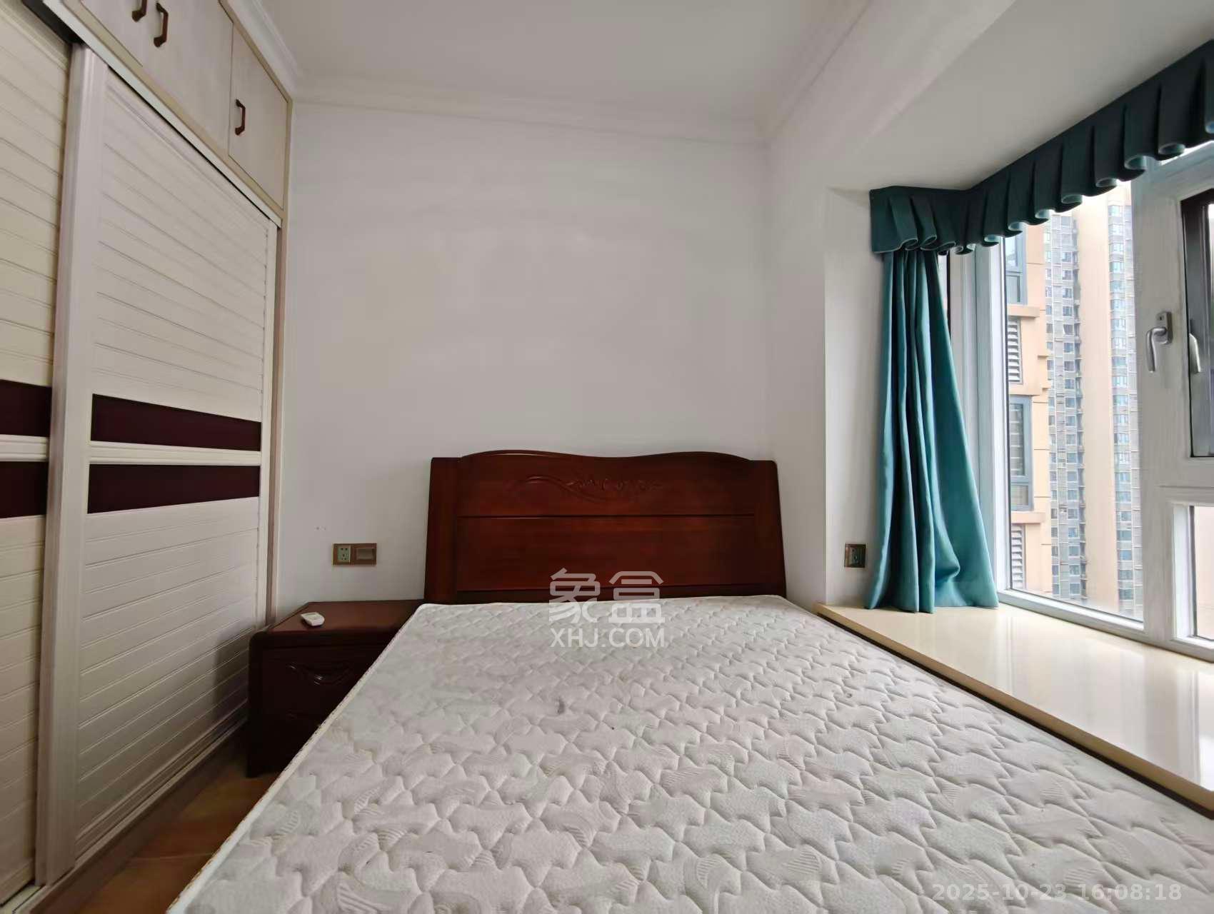 荣盛花语城 3室2厅2卫 2500.0元/月 荣盛花语城 3室2厅2卫 2500.0元/月室内图