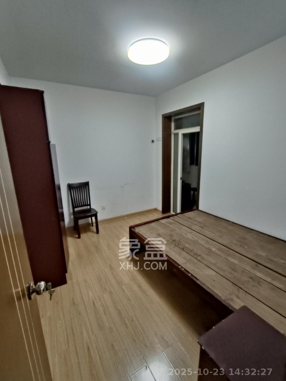 地质勘察院402大队宿舍、402大厦(四〇二家园) 3室2厅1卫 2300.0元/月 地质勘察院402大队宿舍、402大厦(四〇二家园) 3室2厅1卫 2300.0元/月室内图