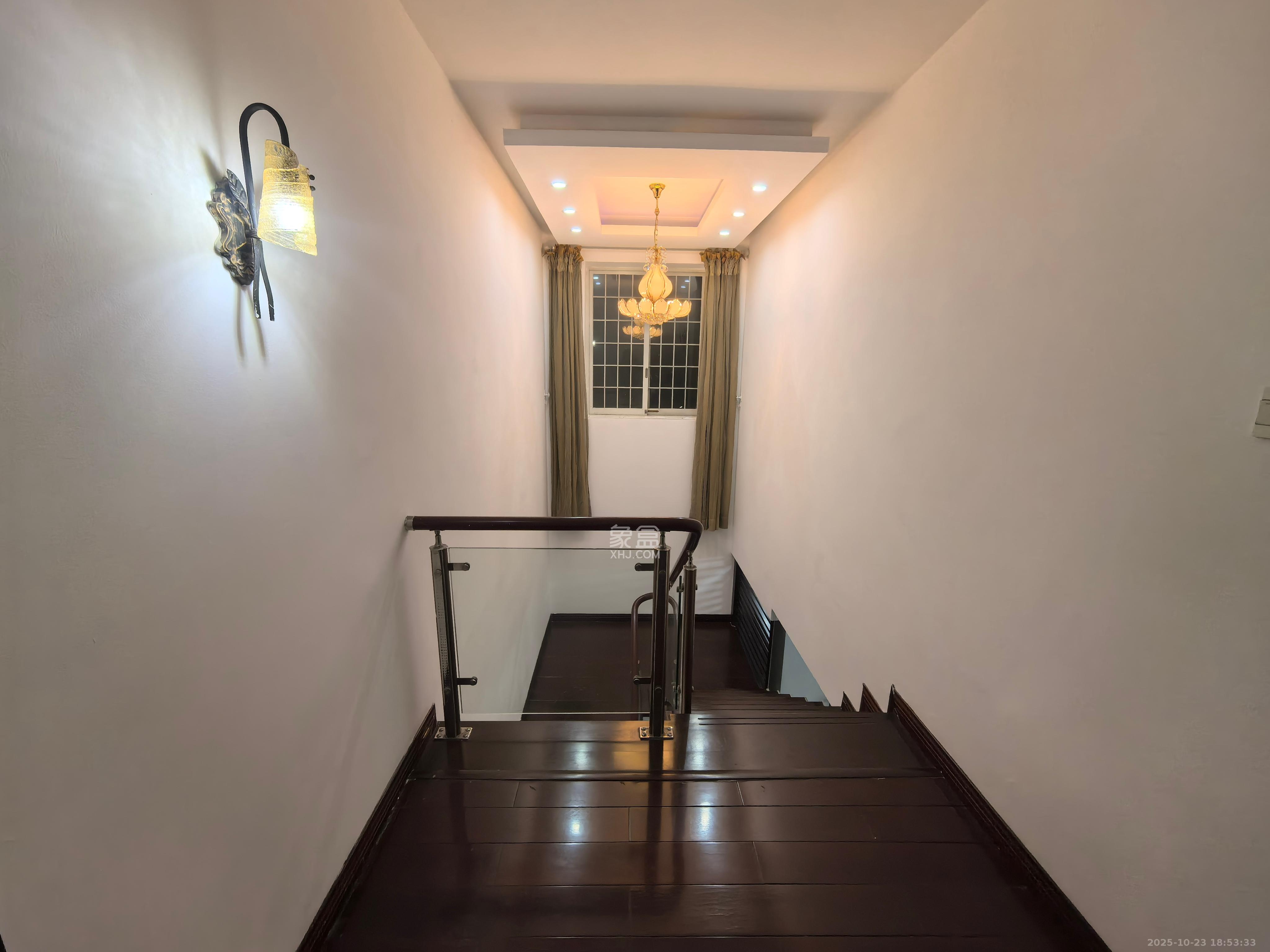 幸福里(幸福里一期) 4室2厅3卫 3500.0元/月 幸福里(幸福里一期) 4室2厅3卫 3500.0元/月室内图