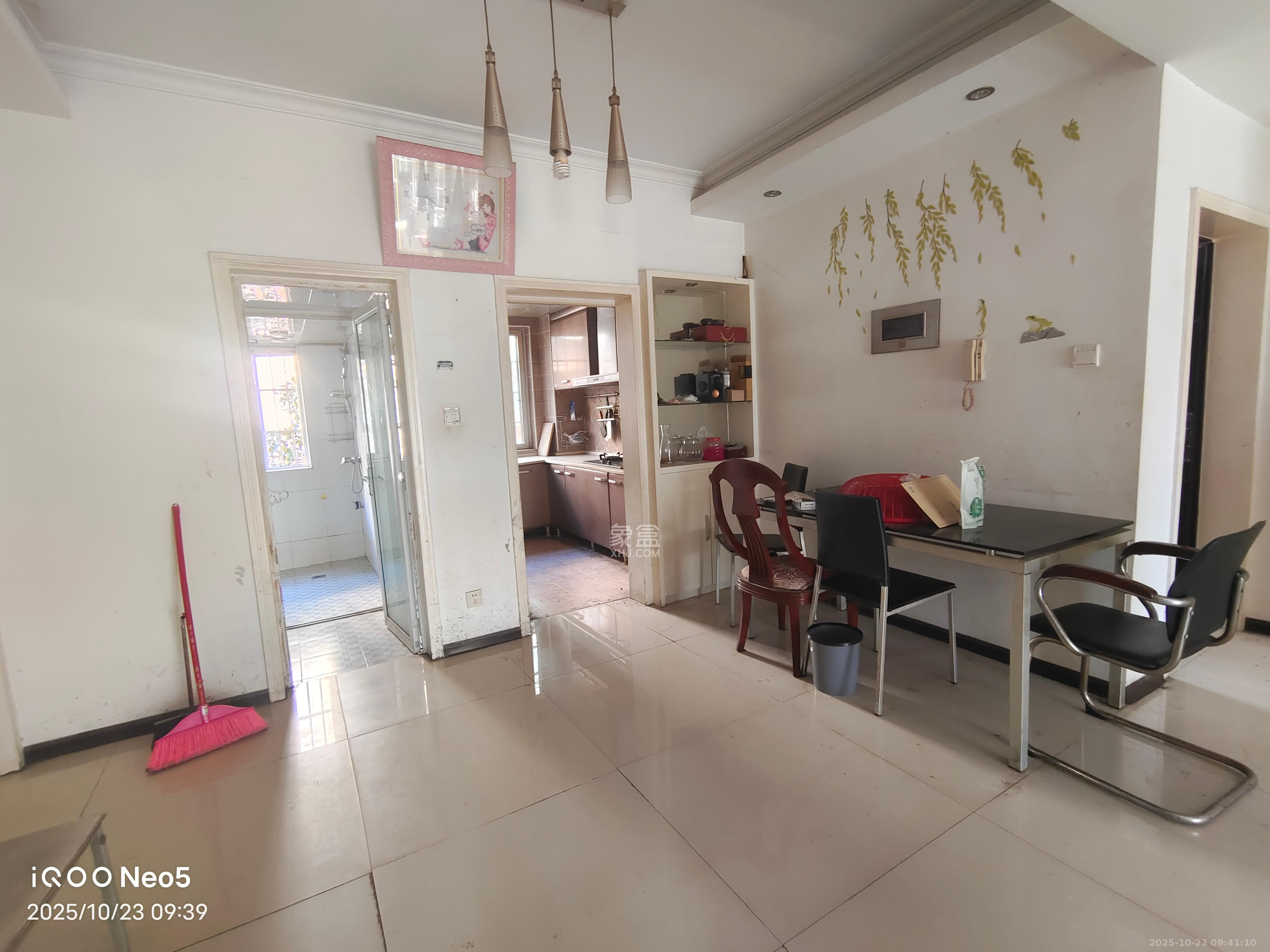 鄱阳小区  2室2厅1卫    1300.0元/月室内图