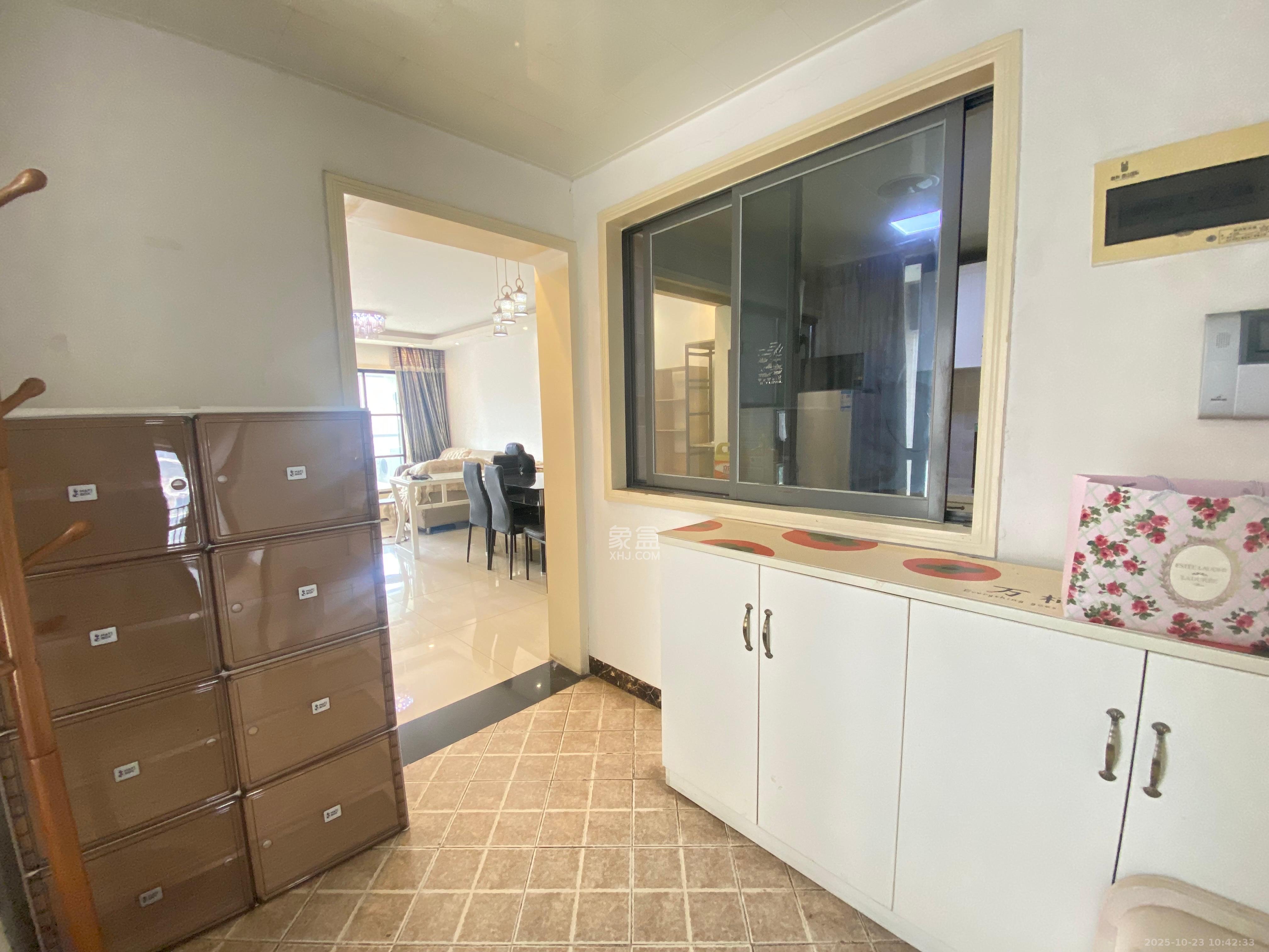 融科檀香山（融科紫檀、香山国际）  2室2厅1卫    2800.0元/月室内图