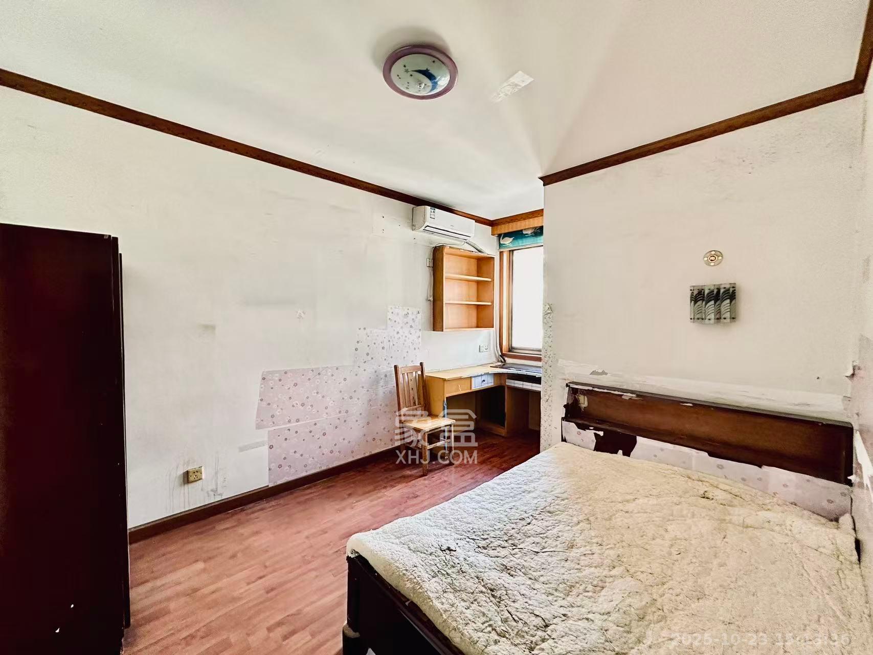 岳银小区(一二三五村)  2室2厅1卫    1000.0元/月 岳银小区(一二三五村)  2室2厅1卫    1000.0元/月室内图