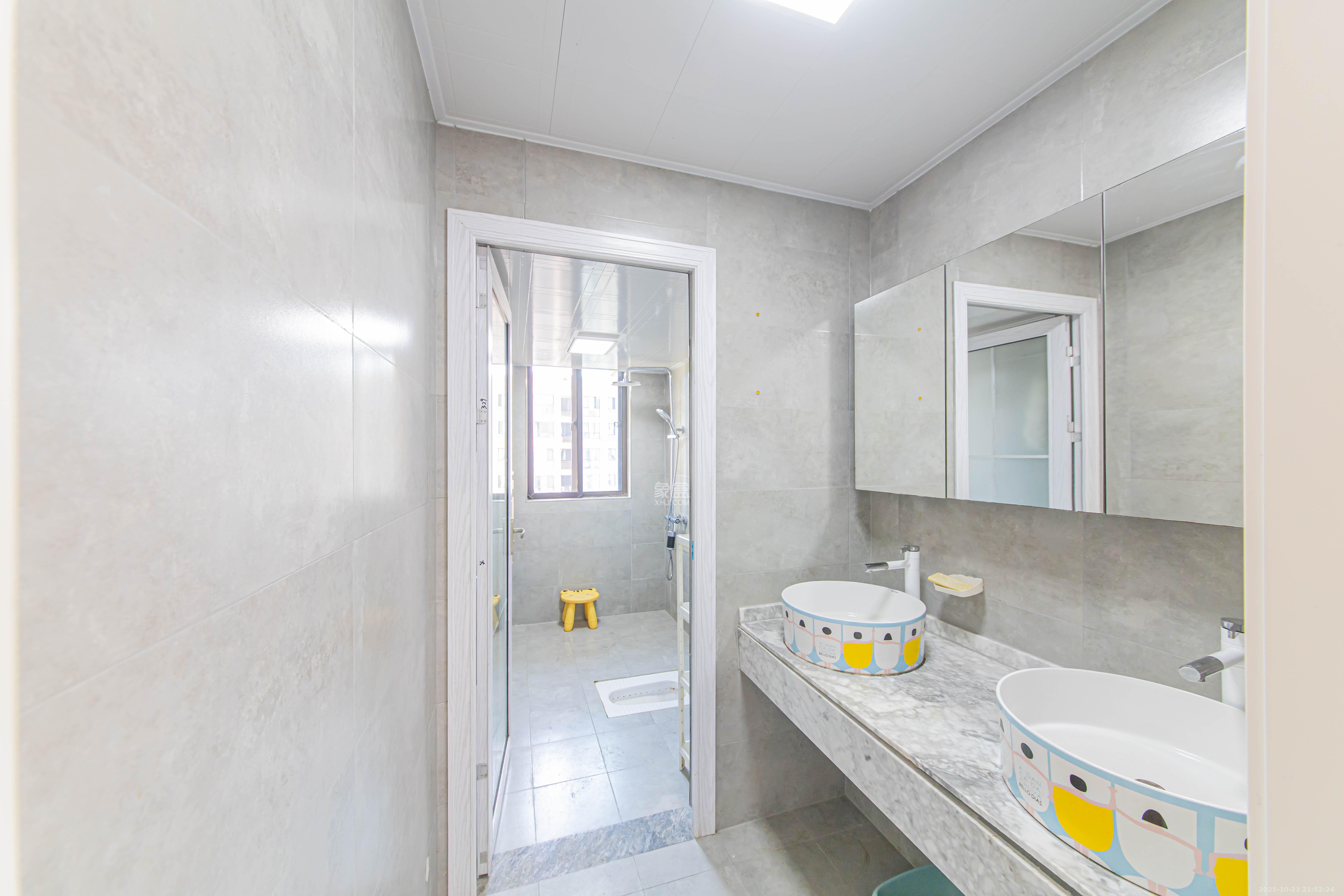 鑫远悦城(鑫远悦时代)  4室2厅2卫    108.0万 鑫远悦城(鑫远悦时代)  4室2厅2卫    108.0万卫生间