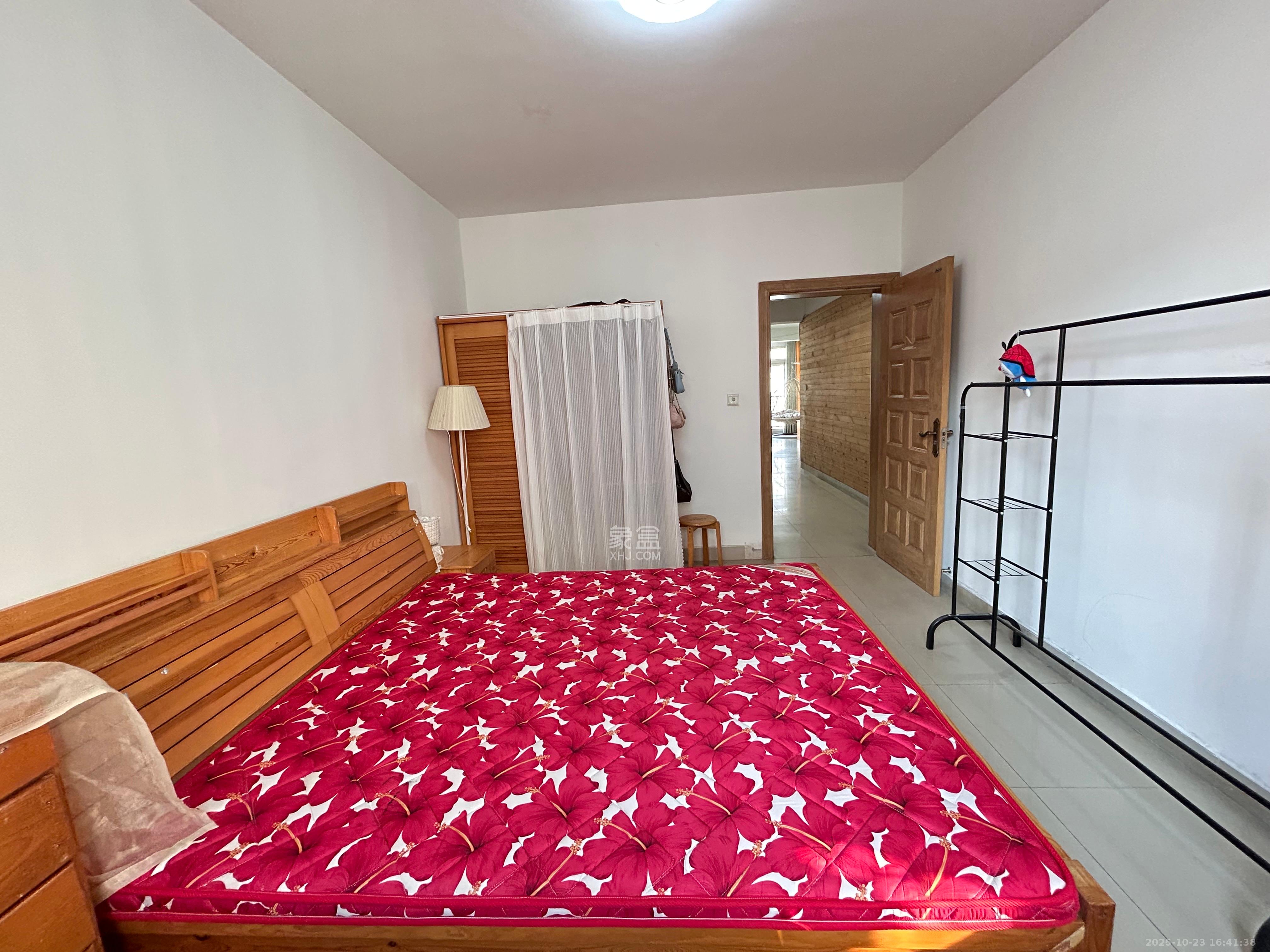 东南雅苑  2室2厅1卫    2200.0元/月 东南雅苑  2室2厅1卫    2200.0元/月室内图