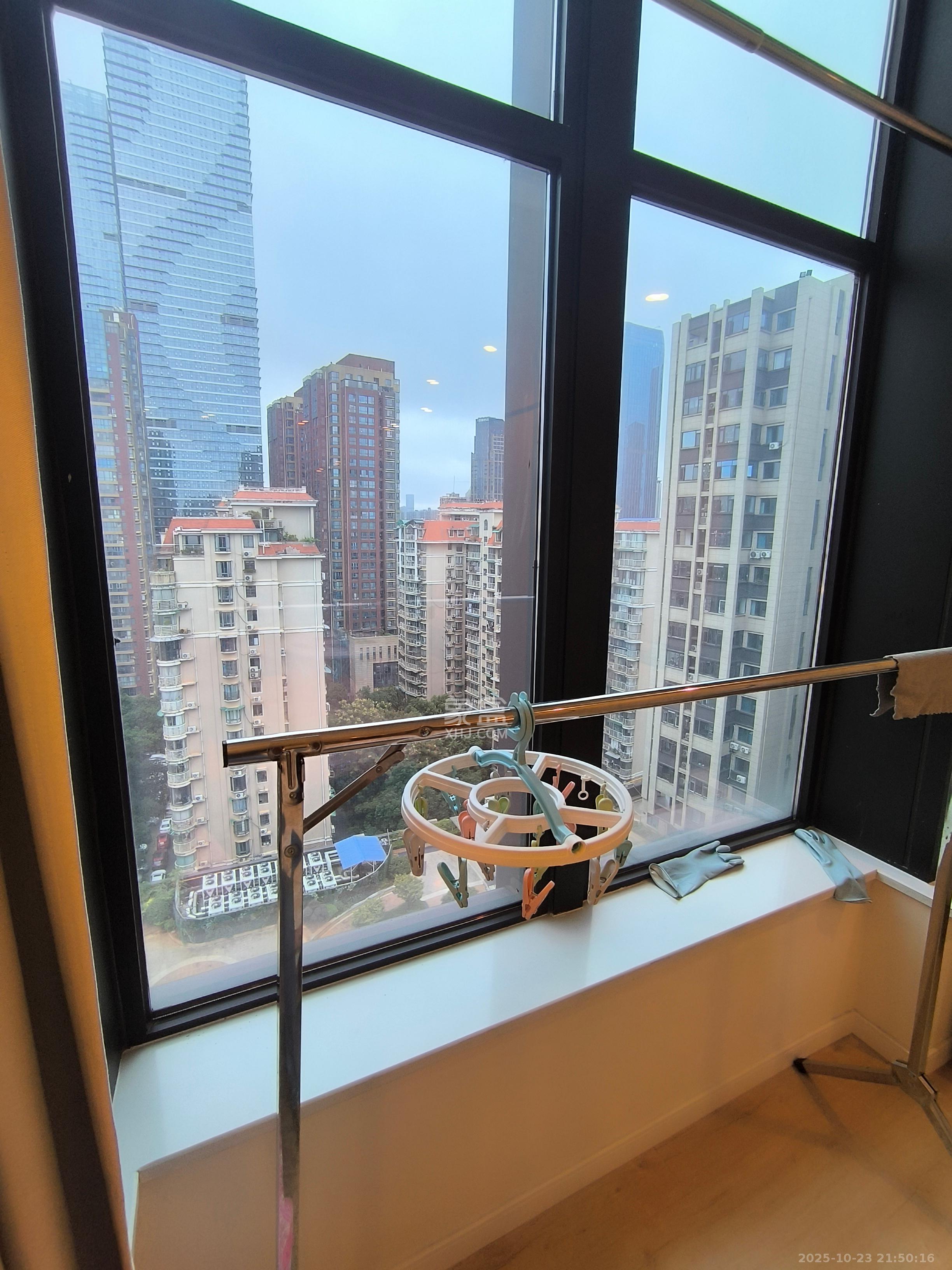 公园9号大都会  1室1厅1卫    2500.0元/月室内图