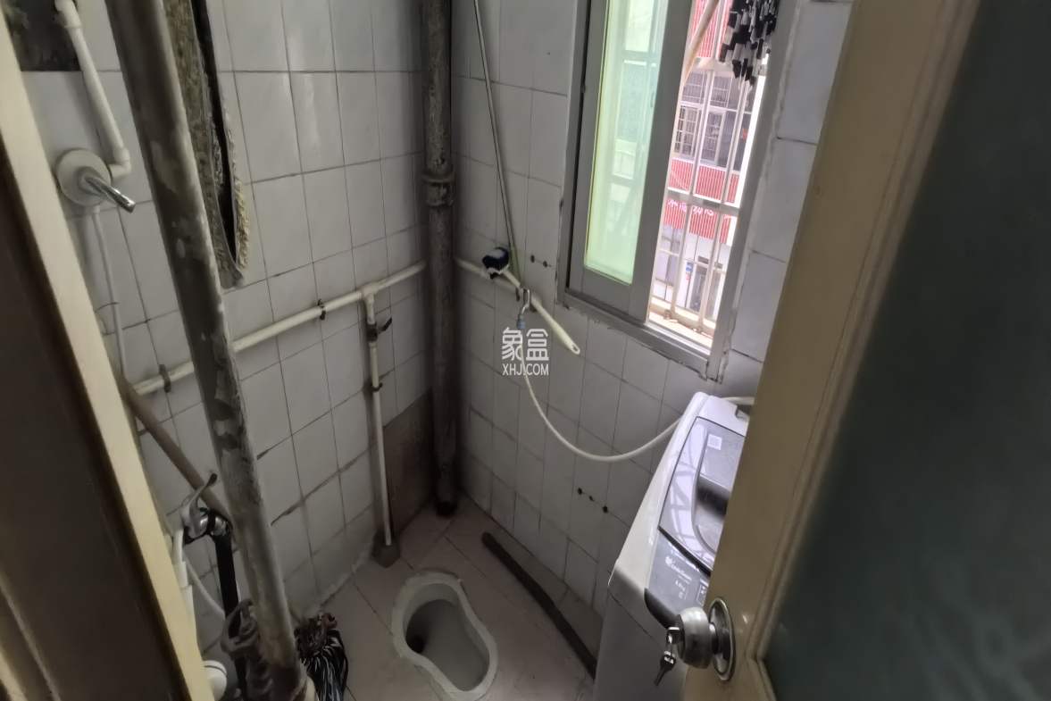 建工局宿舍 3室2厅1卫 1200.0元/月 建工局宿舍 3室2厅1卫 1200.0元/月室内图