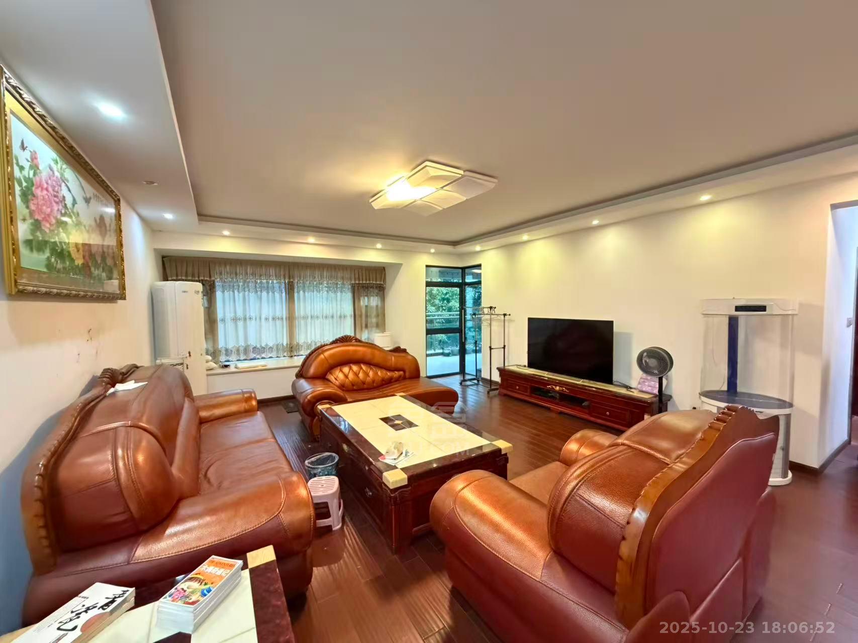 山水国际 5室2厅1卫 4000.0元/月 山水国际 5室2厅1卫 4000.0元/月室内图