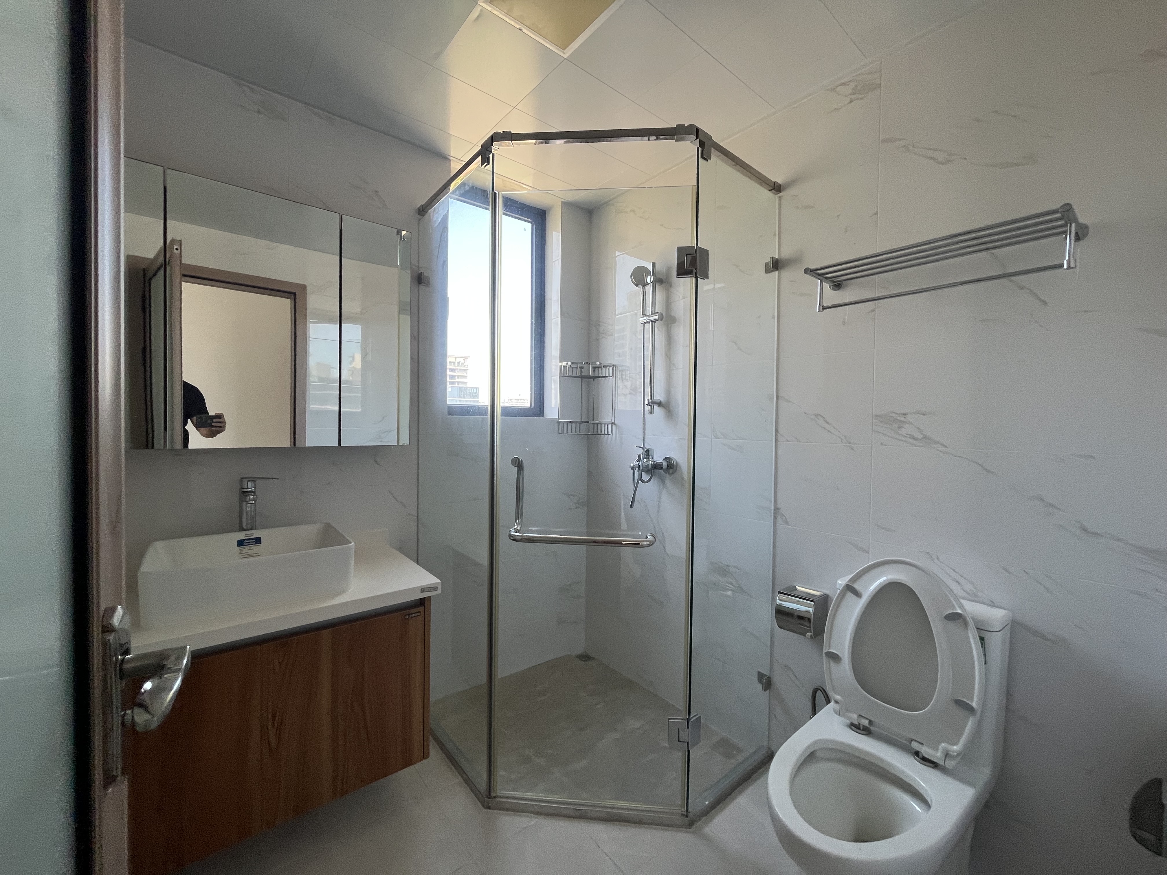 星华海岸城四期  3室2厅2卫    2500.0元/月室内图