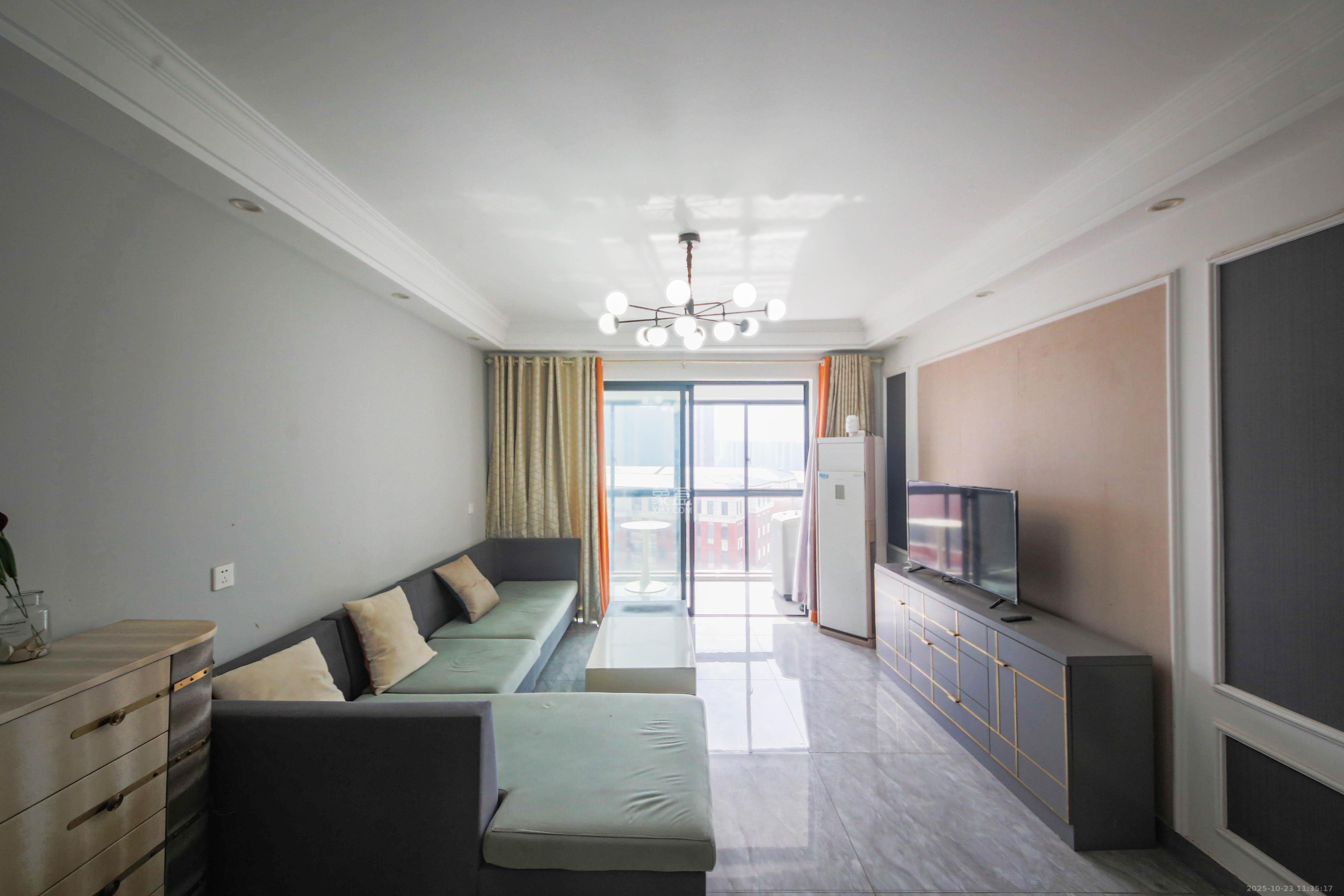 轻盐阳光CEO(轻盐雅苑)(轻奢时代) 3室2厅2卫 95.0万 轻盐阳光CEO(轻盐雅苑)(轻奢时代) 3室2厅2卫 95.0万客厅