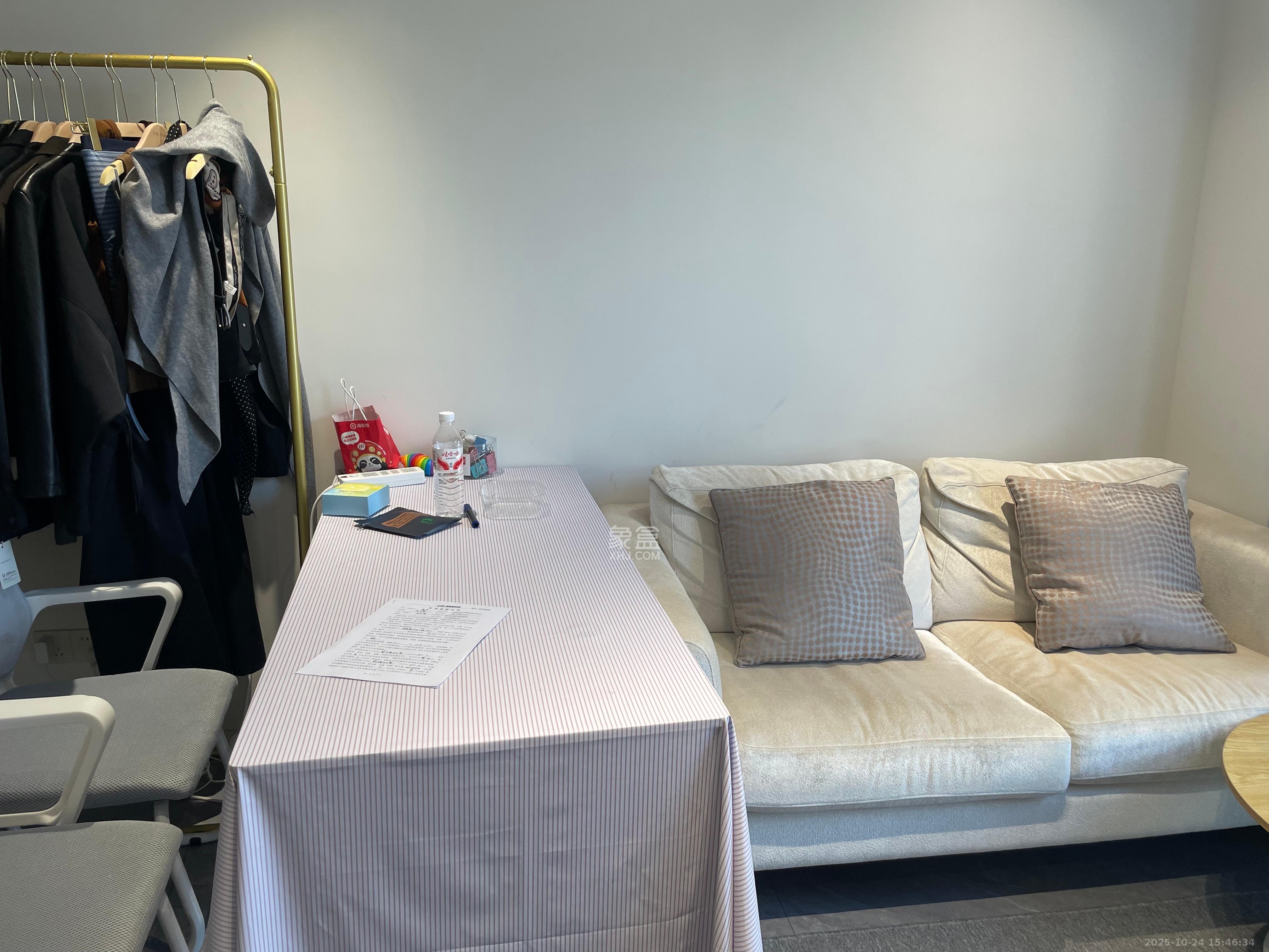 君悦新天地  1室0厅0卫    2500.0元/月 君悦新天地  1室0厅0卫    2500.0元/月室内图