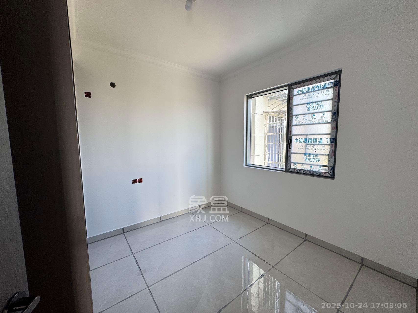 和景家园二期  2室1厅1卫    2000.0元/月室内图