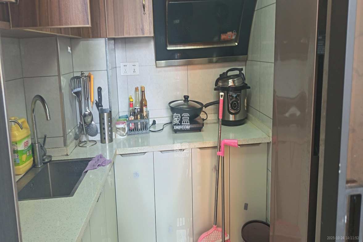 万科金色麦田  3室1厅2卫    2500.0元/月 万科金色麦田  3室1厅2卫    2500.0元/月室内图