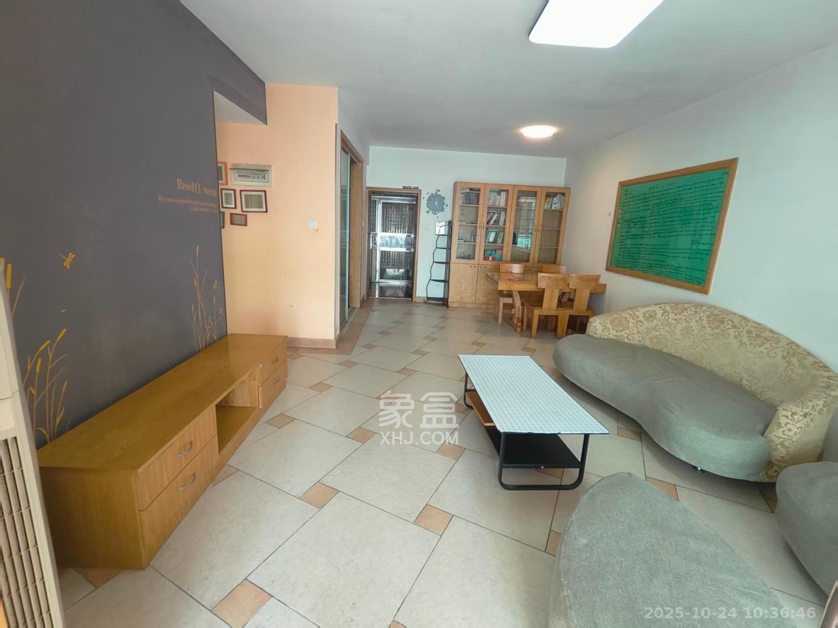 麓谷加州阳光  2室2厅1卫    2100.0元/月室内图