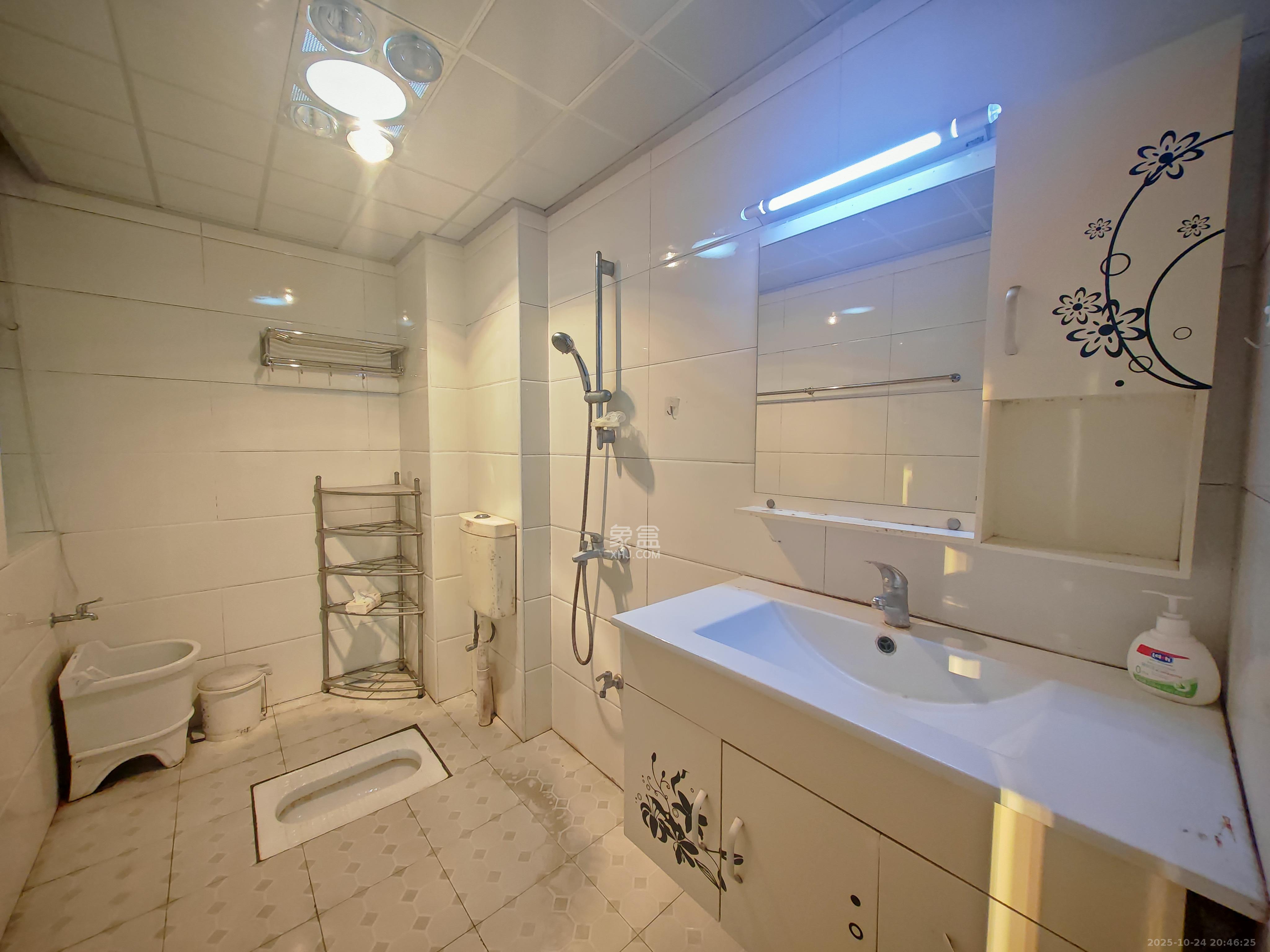 莱茵城  2室1厅1卫    2000.0元/月室内图