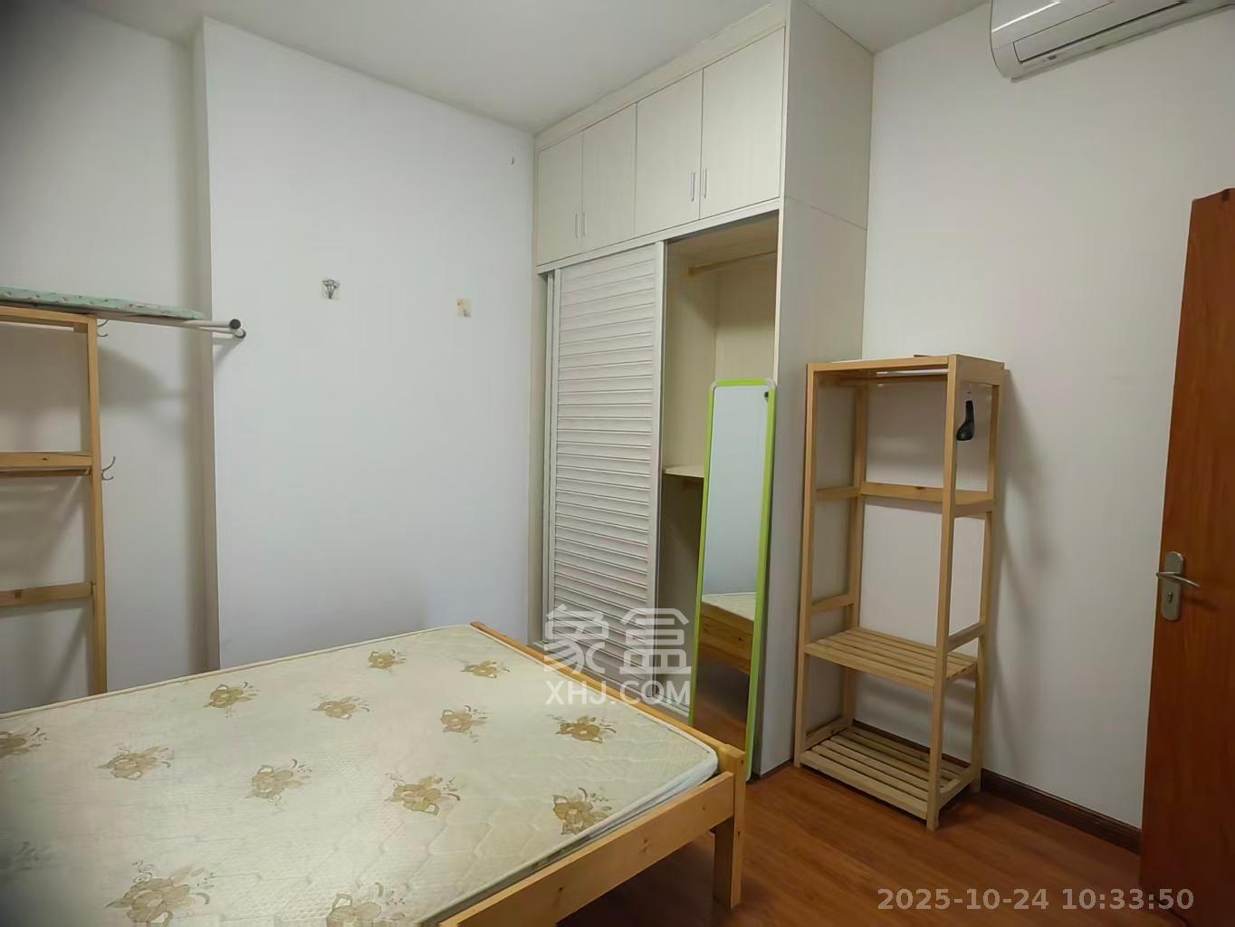 枫华府第  3室2厅1卫    1700.0元/月室内图