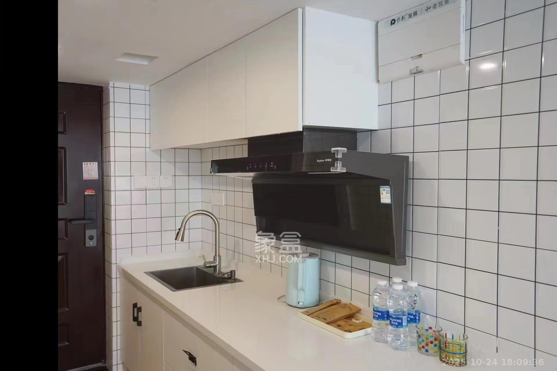 保利天禧EF区  2室2厅1卫    2100.0元/月室内图