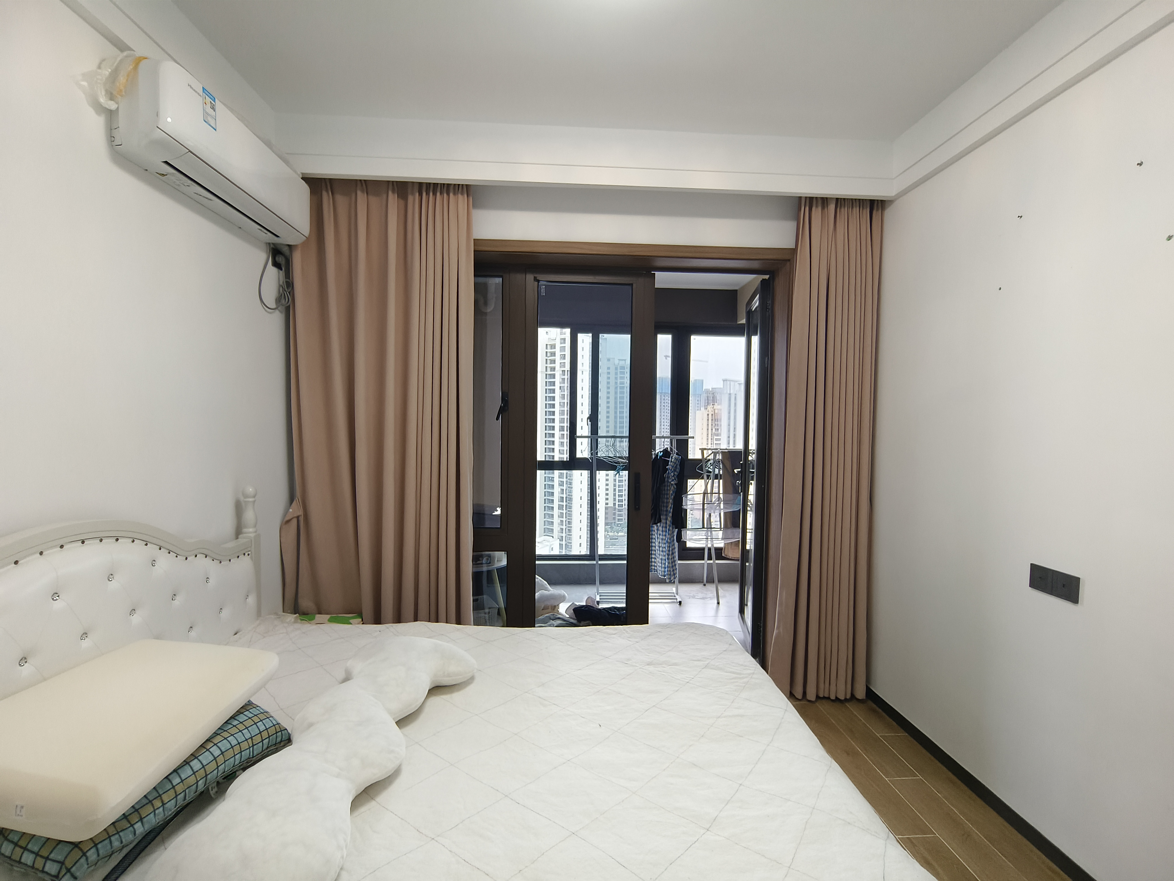 海航豪庭南苑  2室2厅2卫    4000.0元/月室内图