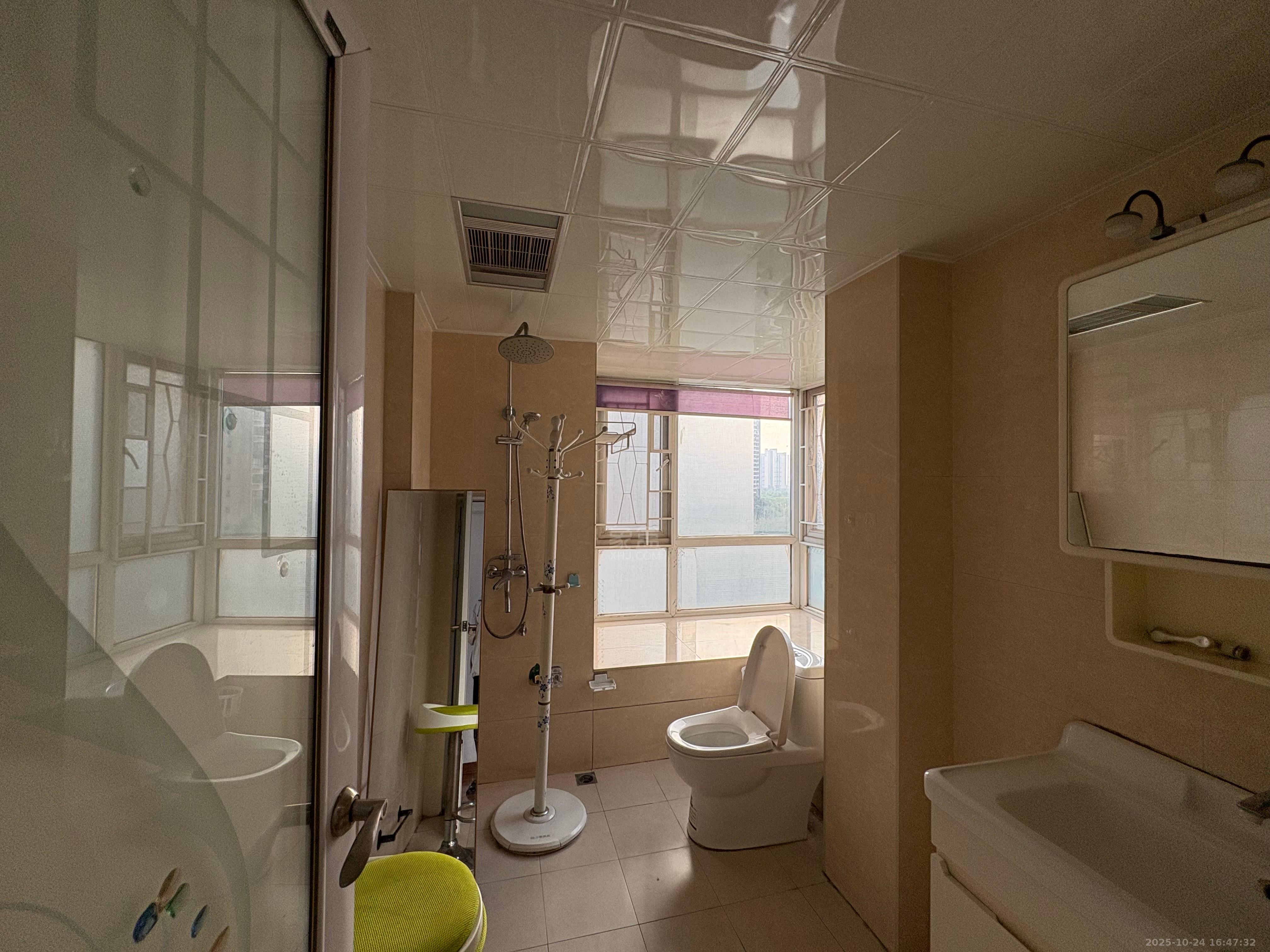 美的城二期 3室2厅2卫 2000.0元/月 美的城二期 3室2厅2卫 2000.0元/月室内图