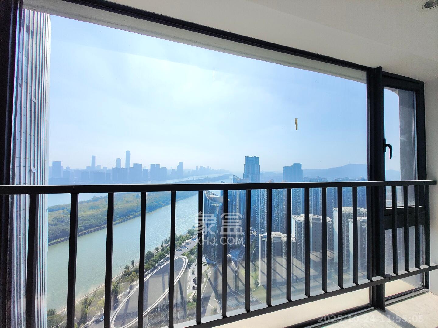 滨江府1913  4室2厅2卫    9000.0元/月室内图