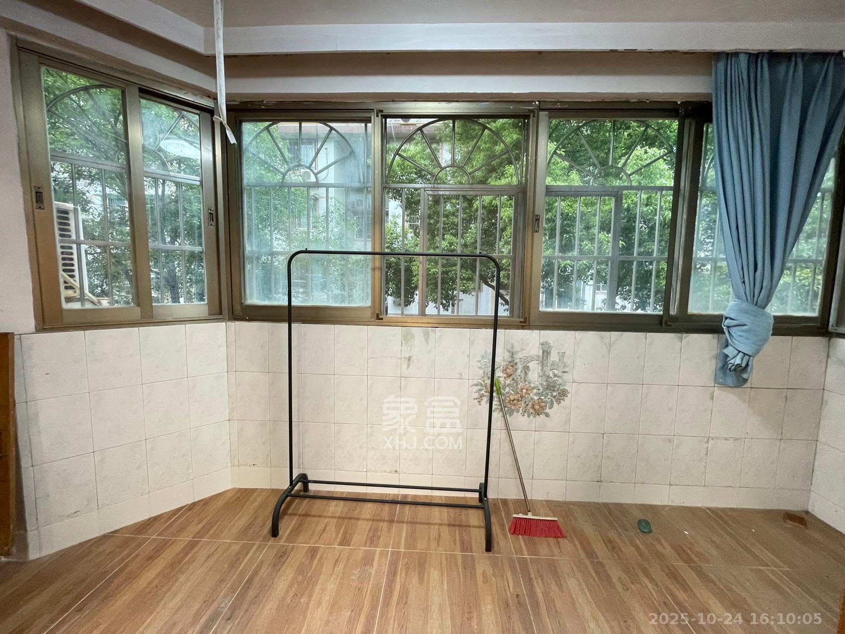 德政园 3室2厅1卫 1900.0元/月 德政园 3室2厅1卫 1900.0元/月室内图