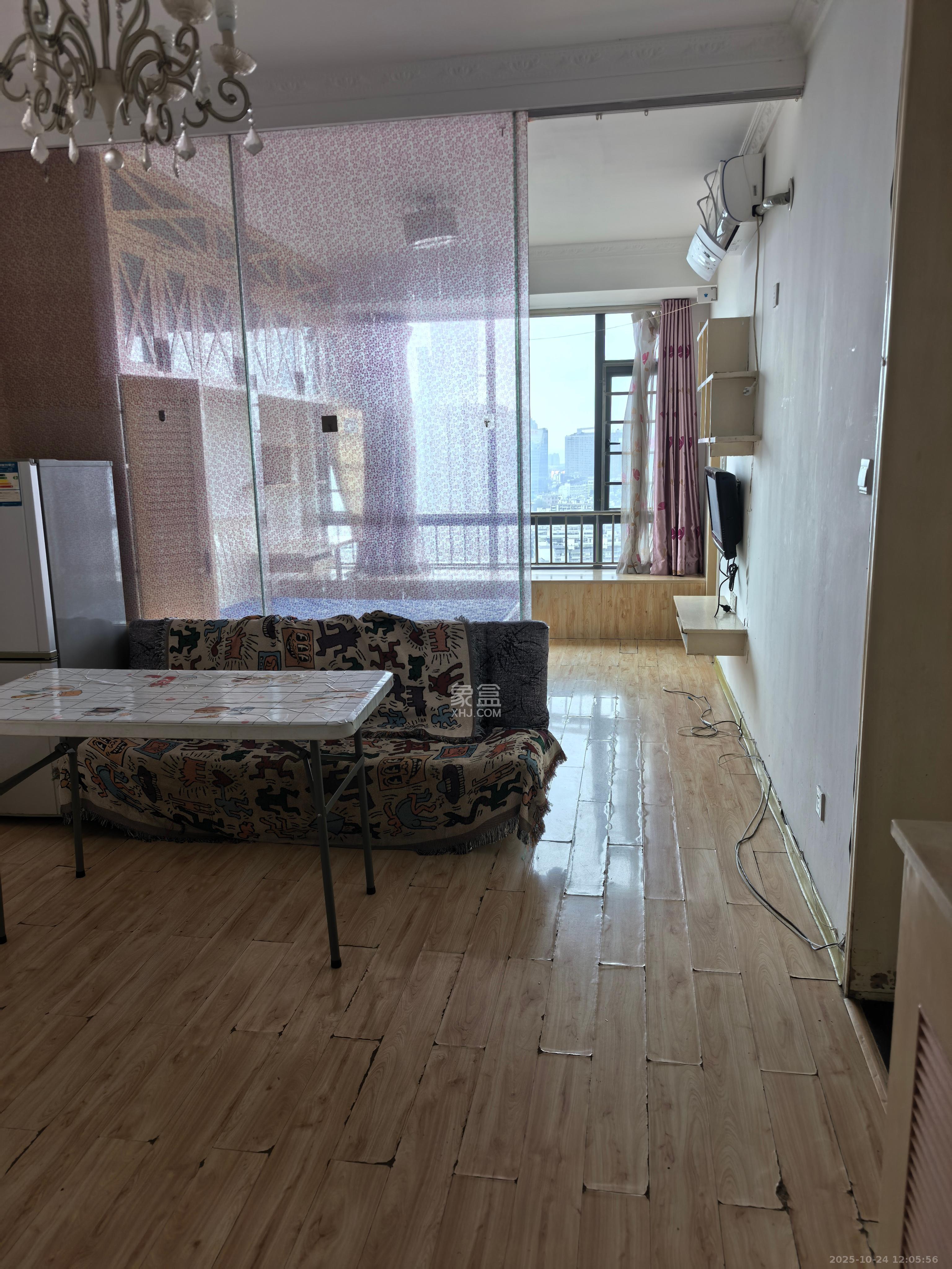 书院观邸  1室1厅1卫    1800.0元/月 书院观邸  1室1厅1卫    1800.0元/月室内图