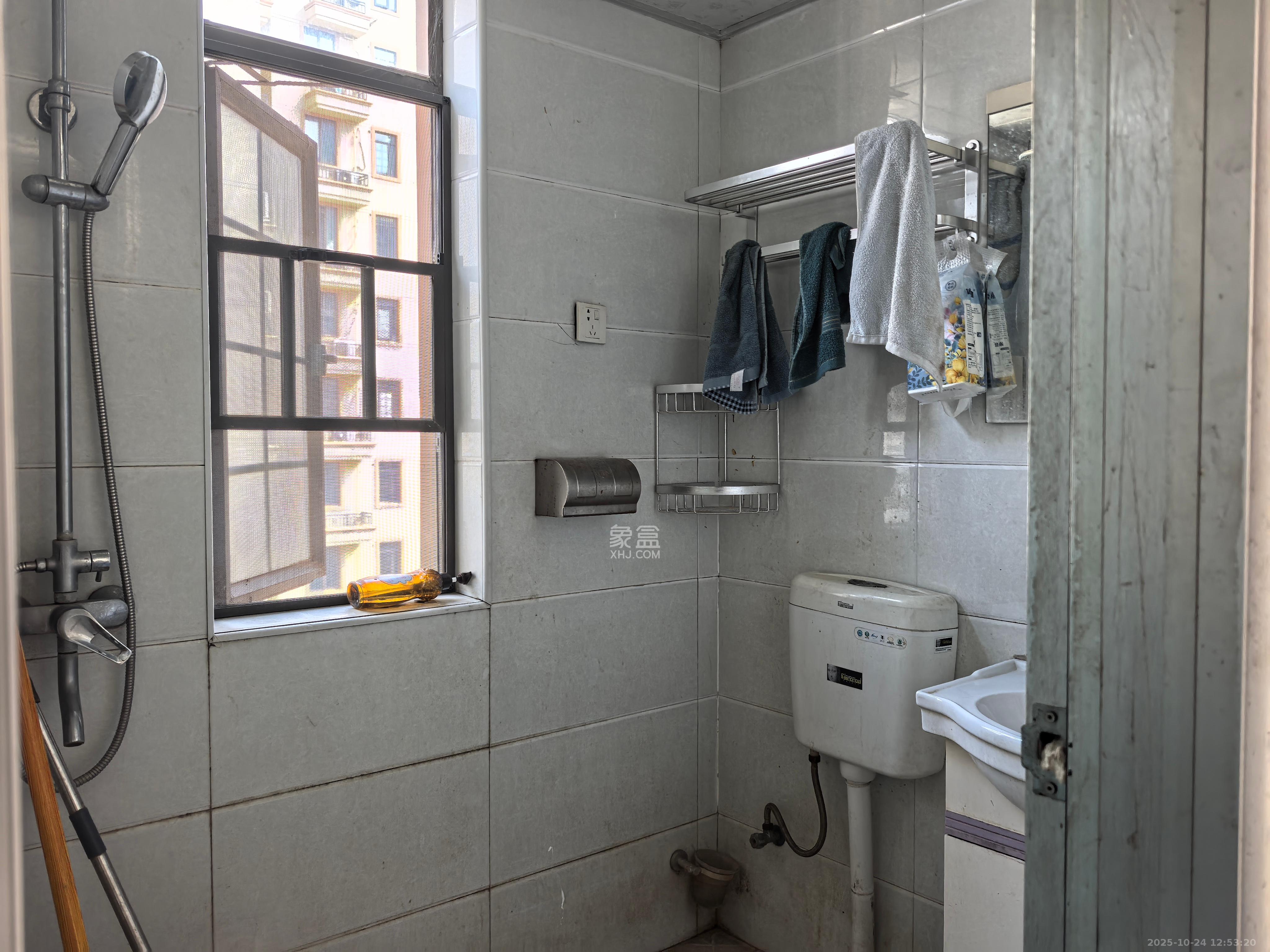 宏聚地中海  3室2厅2卫    2400.0元/月室内图