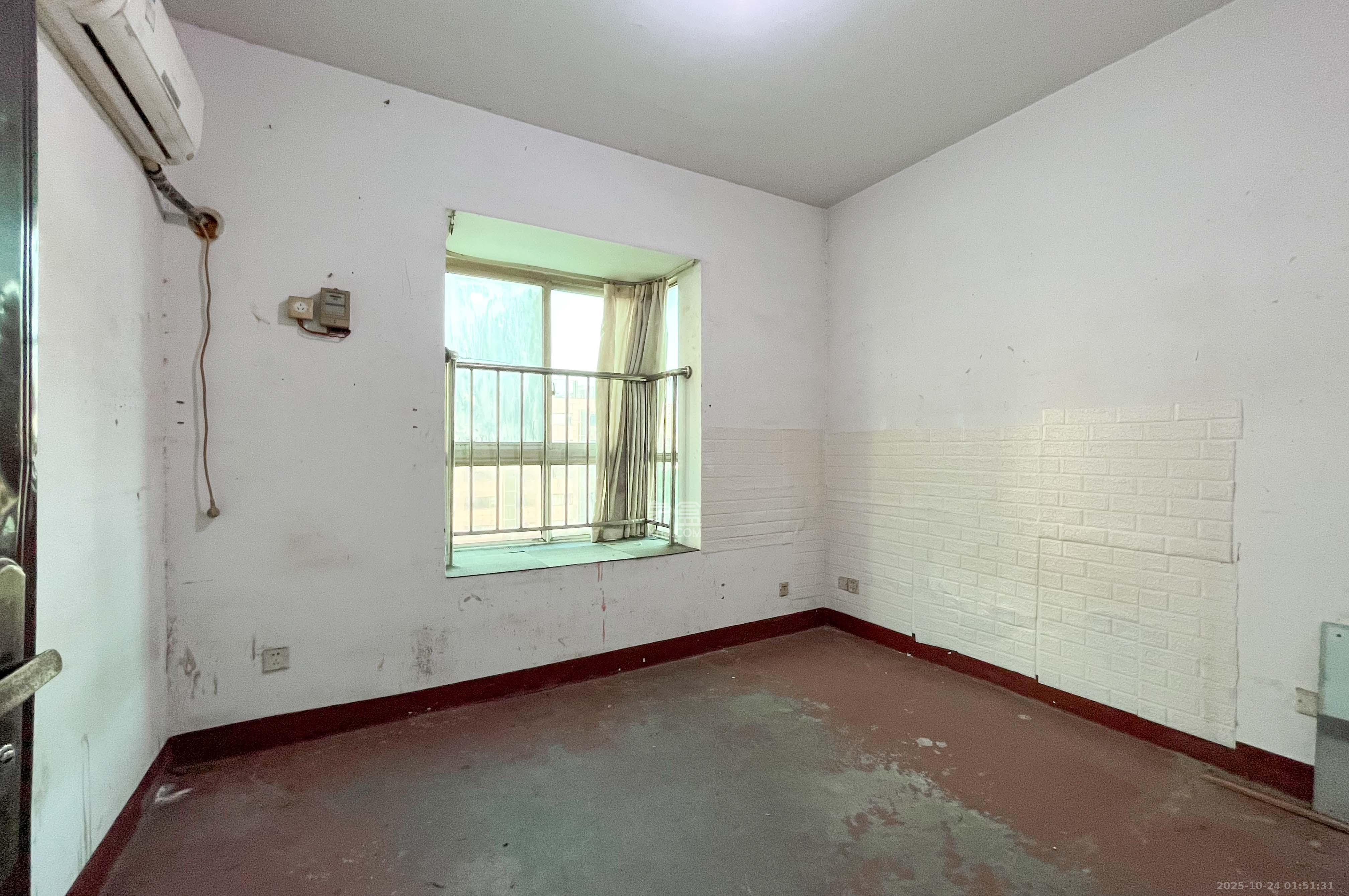 麓谷加州阳光  3室2厅2卫    85.0万 麓谷加州阳光  3室2厅2卫    85.0万其他