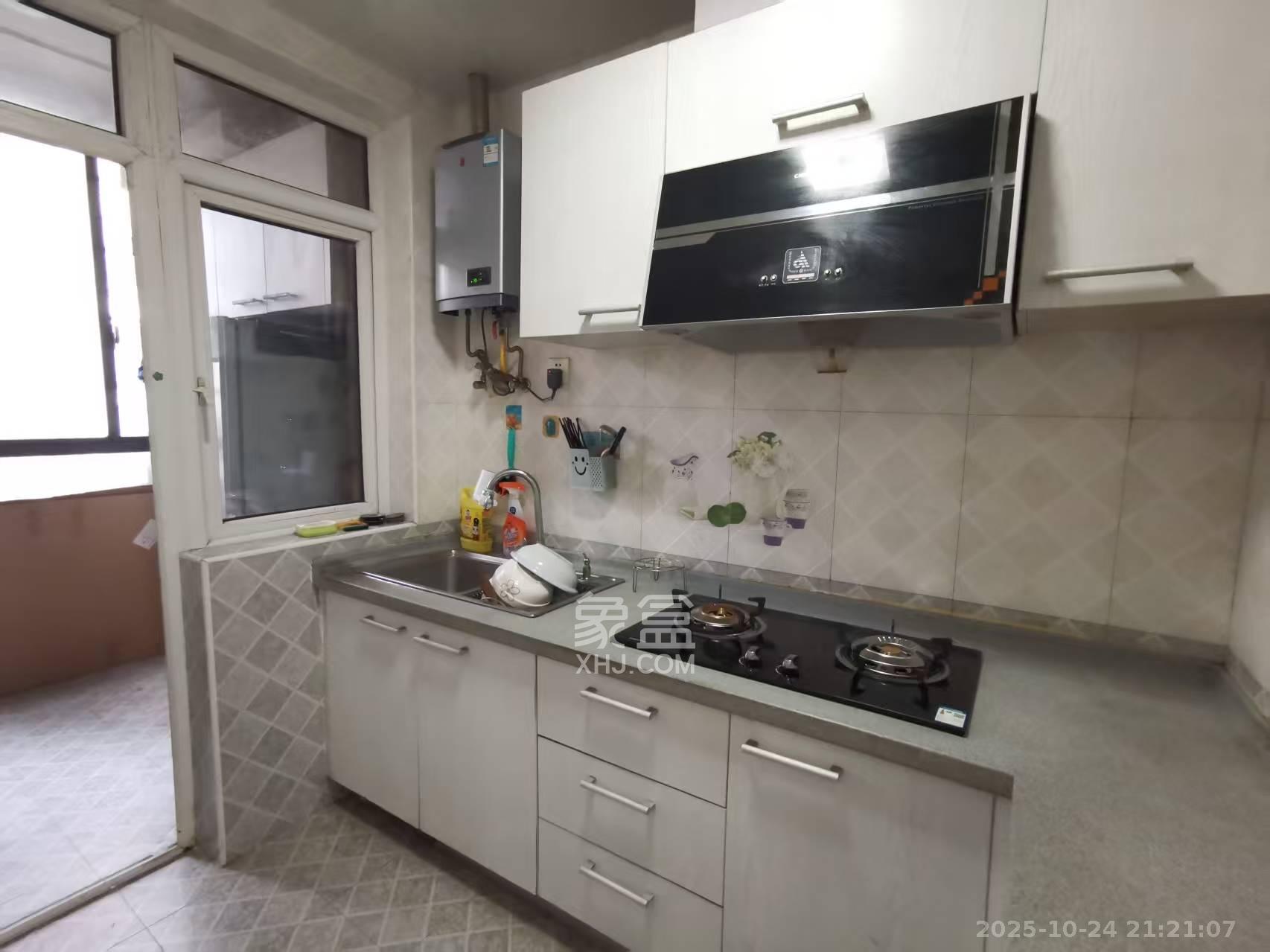 山水湾  3室2厅1卫    1600.0元/月室内图