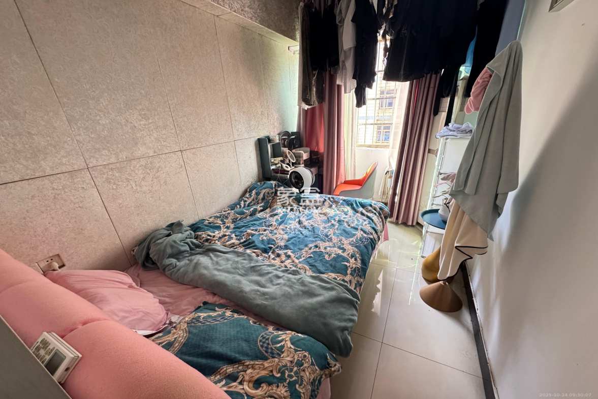 上城星座  2室1厅1卫    2100.0元/月 上城星座  2室1厅1卫    2100.0元/月室内图