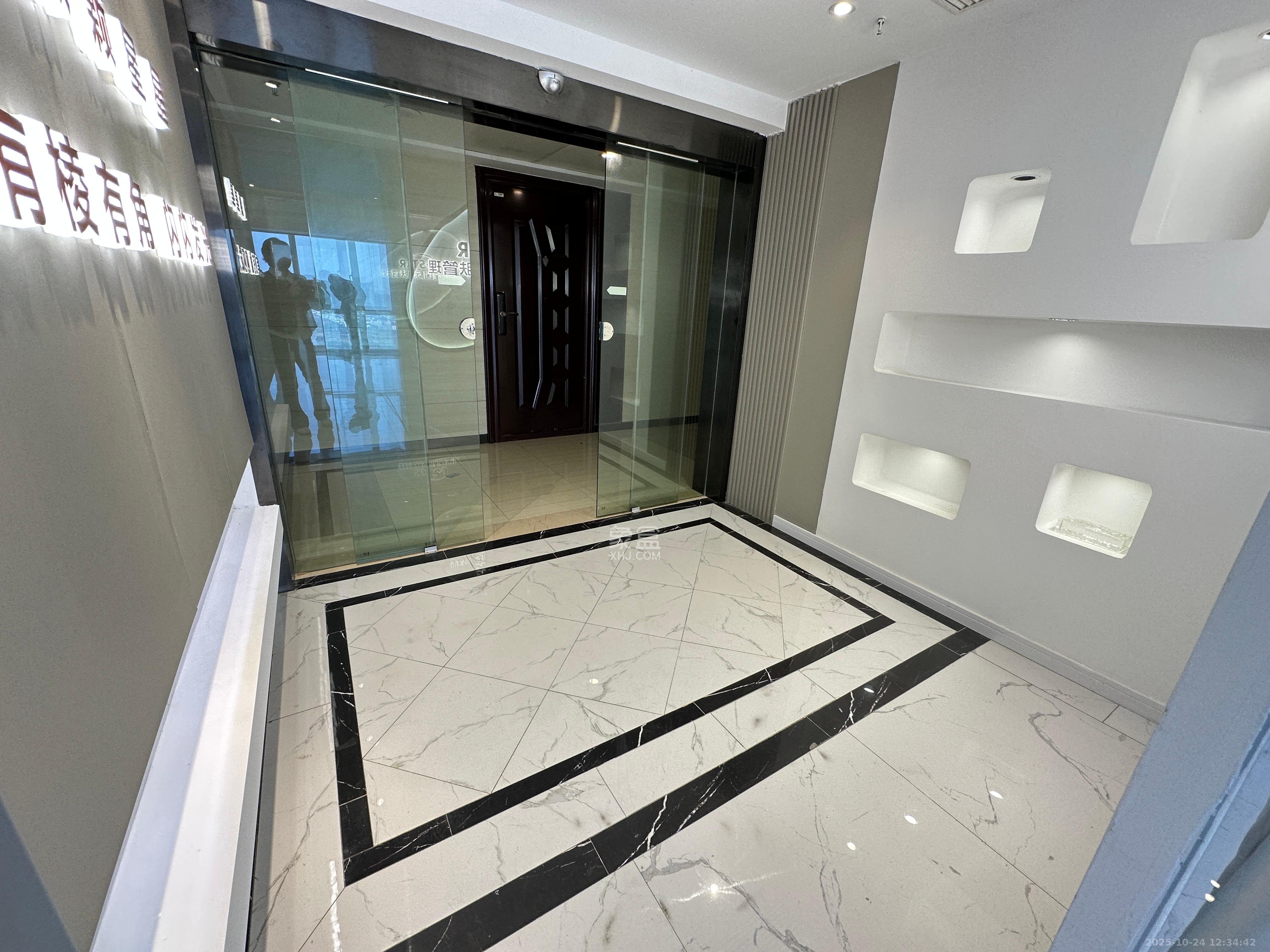 保利国际广场 1室1厅1卫 9000.0元/月 保利国际广场 1室1厅1卫 9000.0元/月室内图