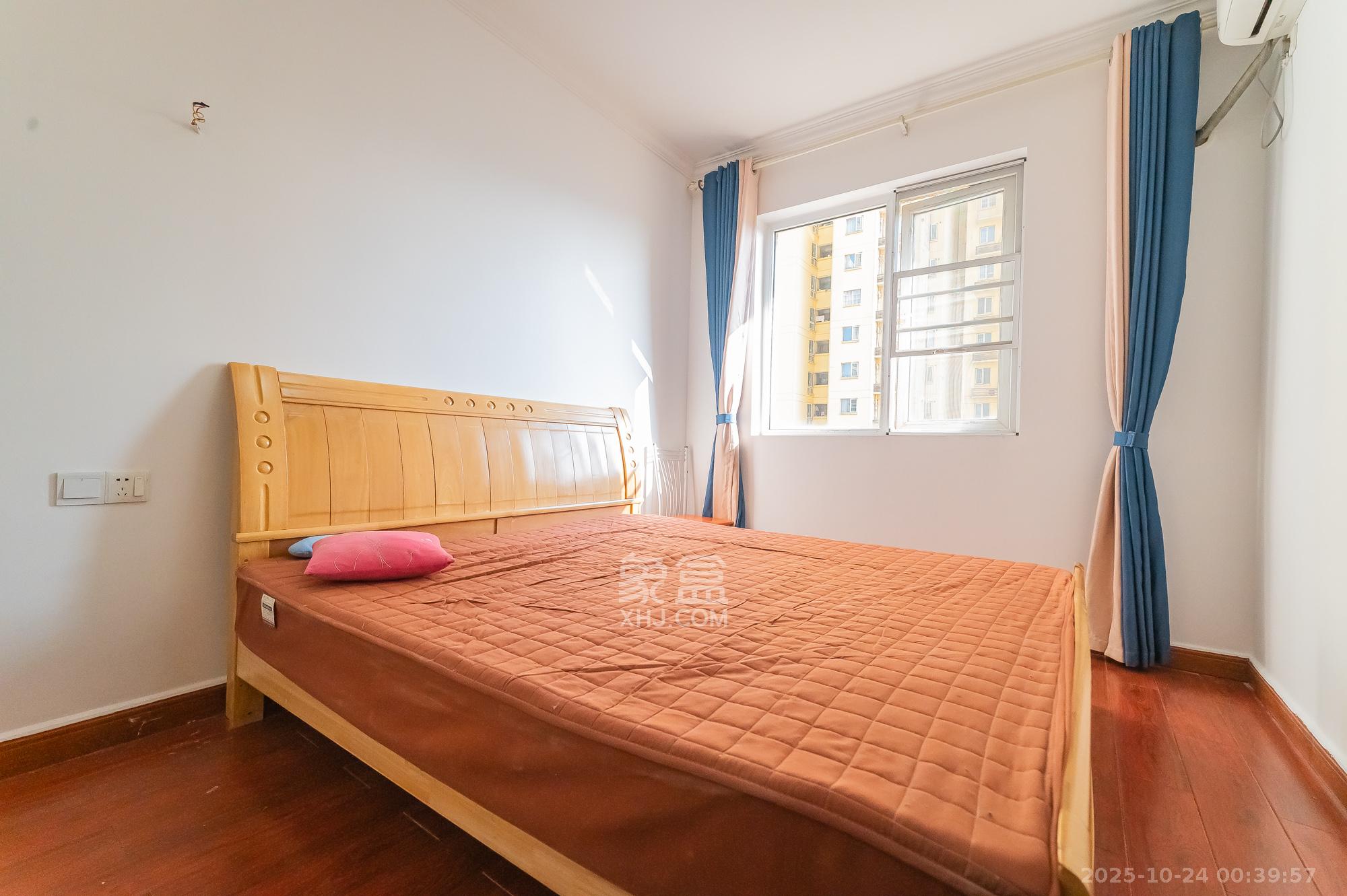 MOMA当代广场 3室2厅1卫 56.0万 MOMA当代广场 3室2厅1卫 56.0万卧室