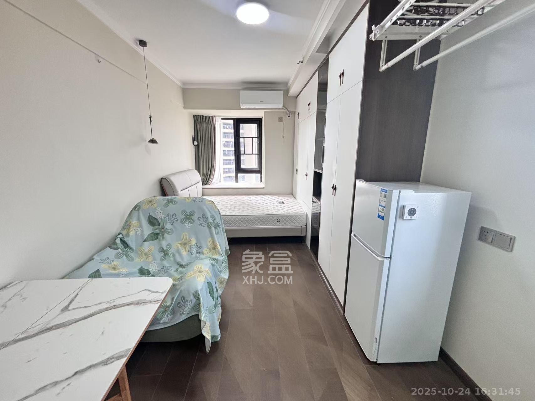 保利海德公园  1室1厅1卫    1700.0元/月 保利海德公园  1室1厅1卫    1700.0元/月室内图