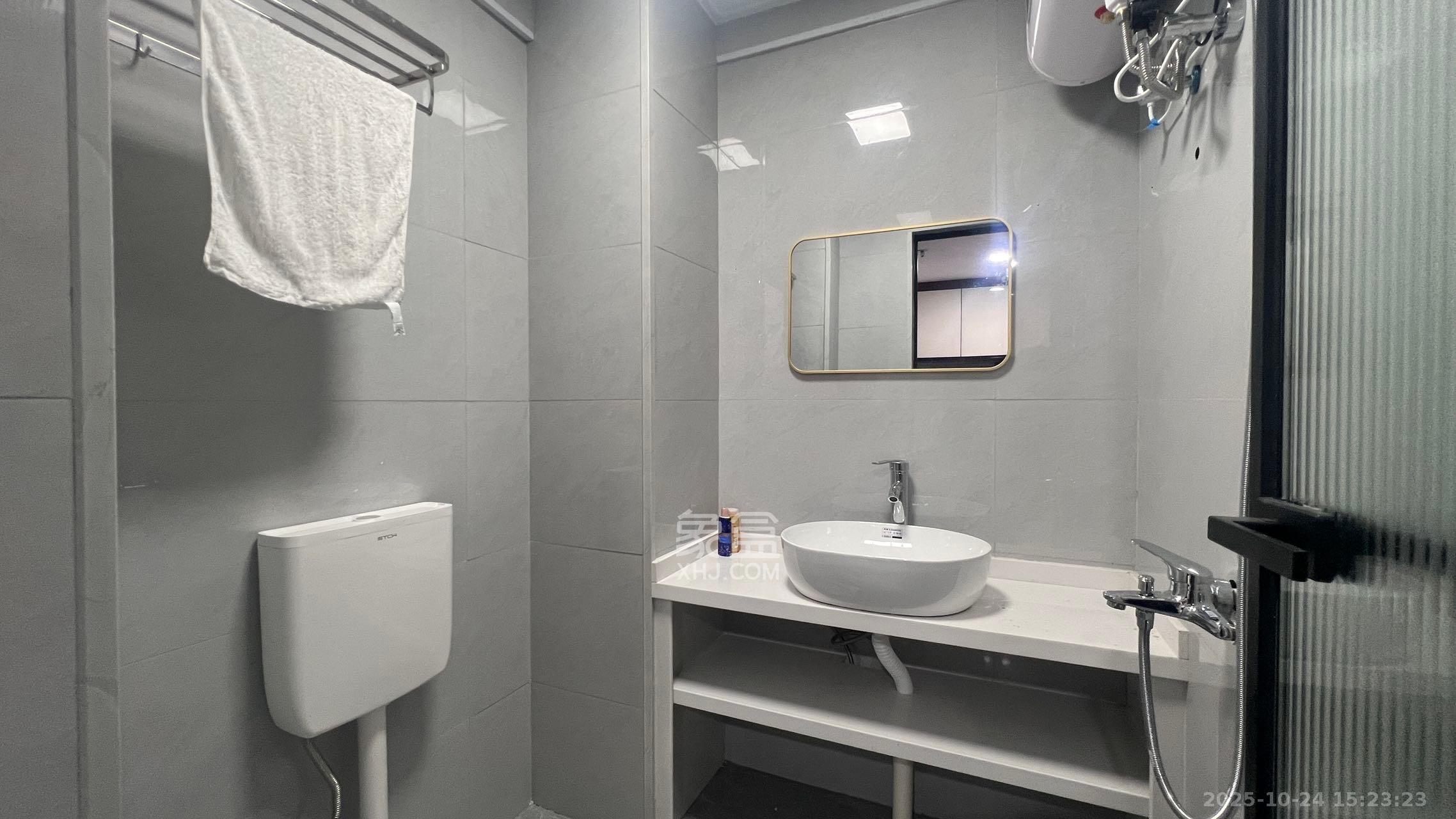 裕天国际商汇中心 1室0厅0卫 1500.0元/月 裕天国际商汇中心 1室0厅0卫 1500.0元/月室内图