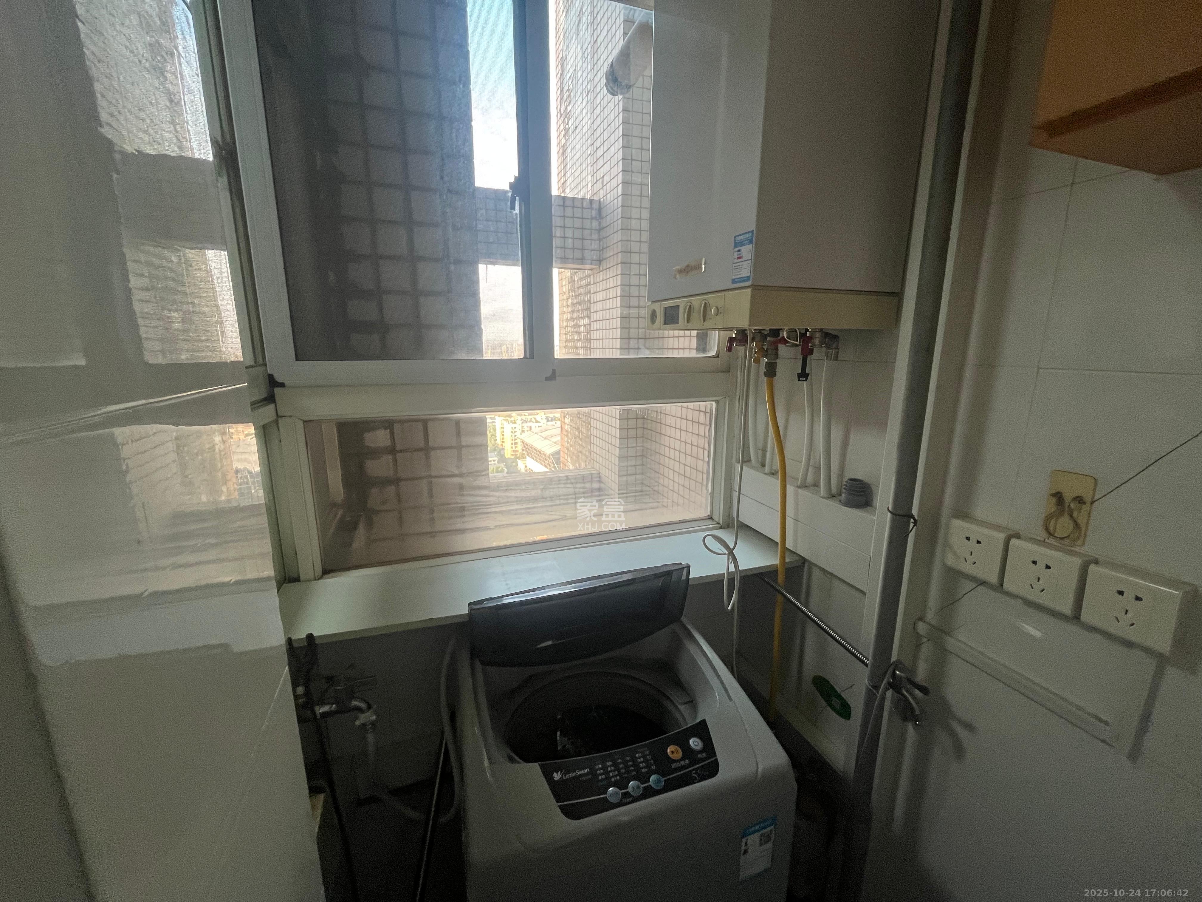 新楚天扶华庭  2室1厅1卫    2300.0元/月 新楚天扶华庭  2室1厅1卫    2300.0元/月室内图