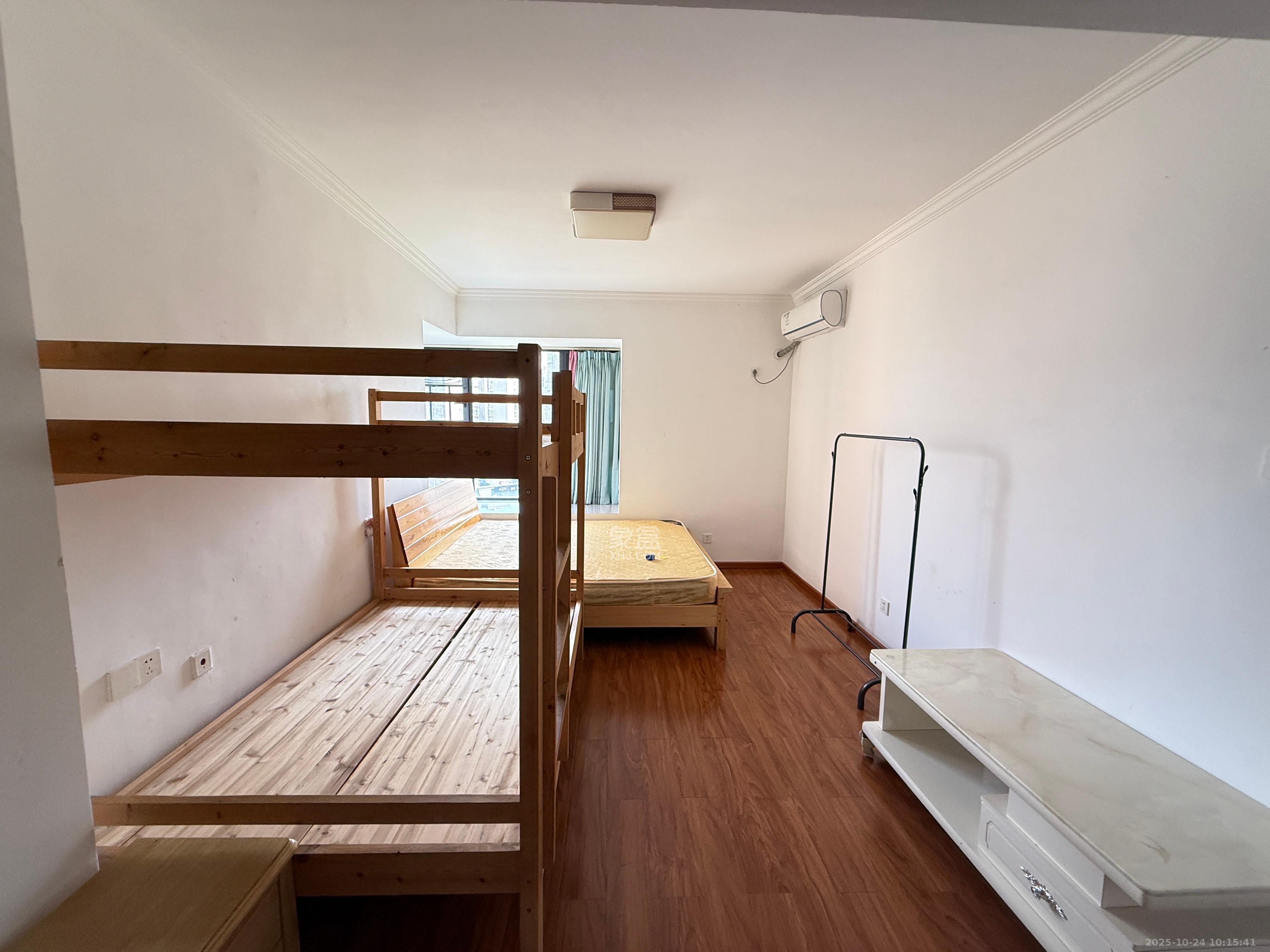 半山壹号 3室2厅2卫 2500.0元/月 半山壹号 3室2厅2卫 2500.0元/月室内图