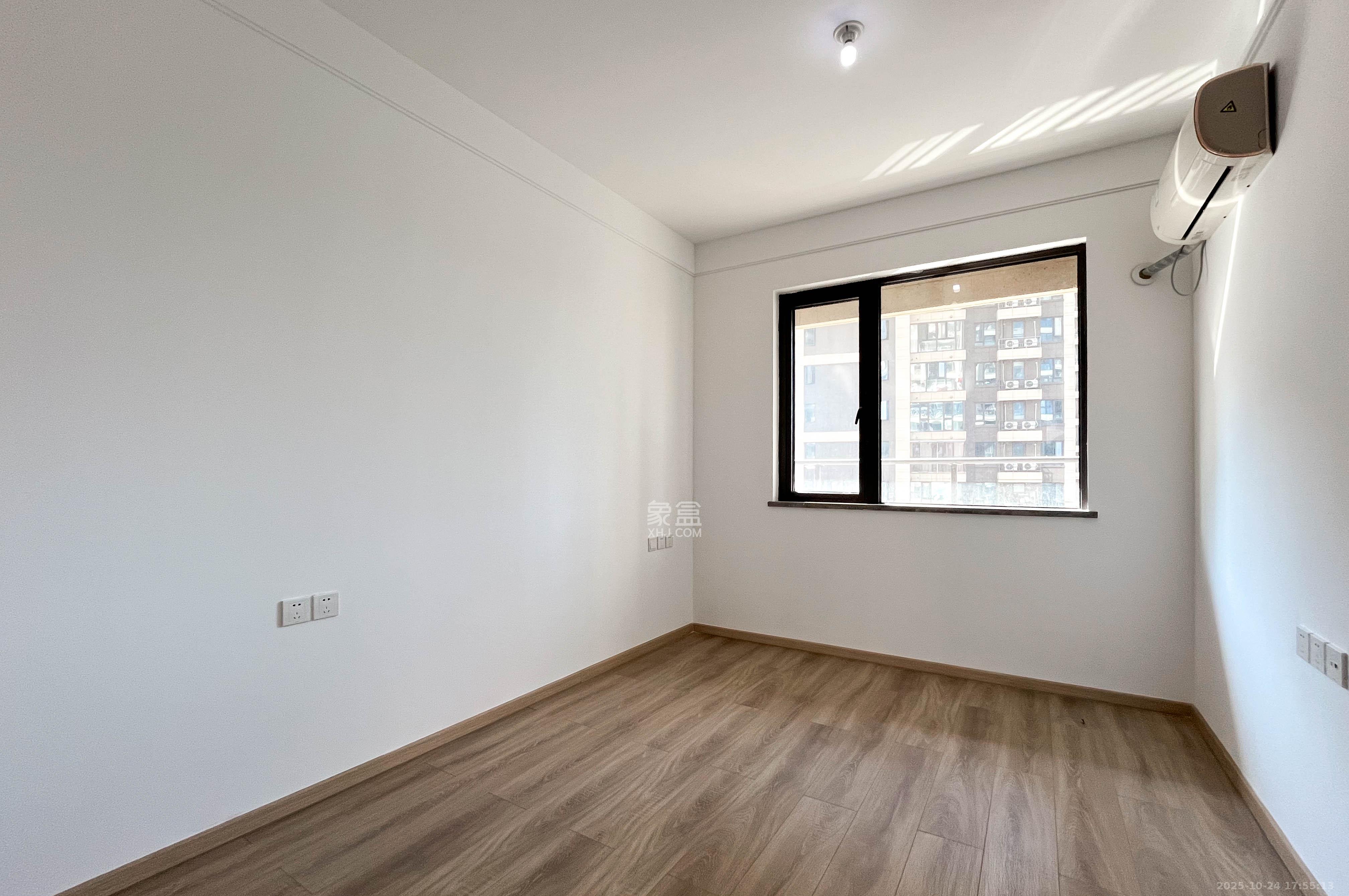 梅溪湖玺悦（新城金茂梦想玺悦）  4室2厅2卫    172.0万其他