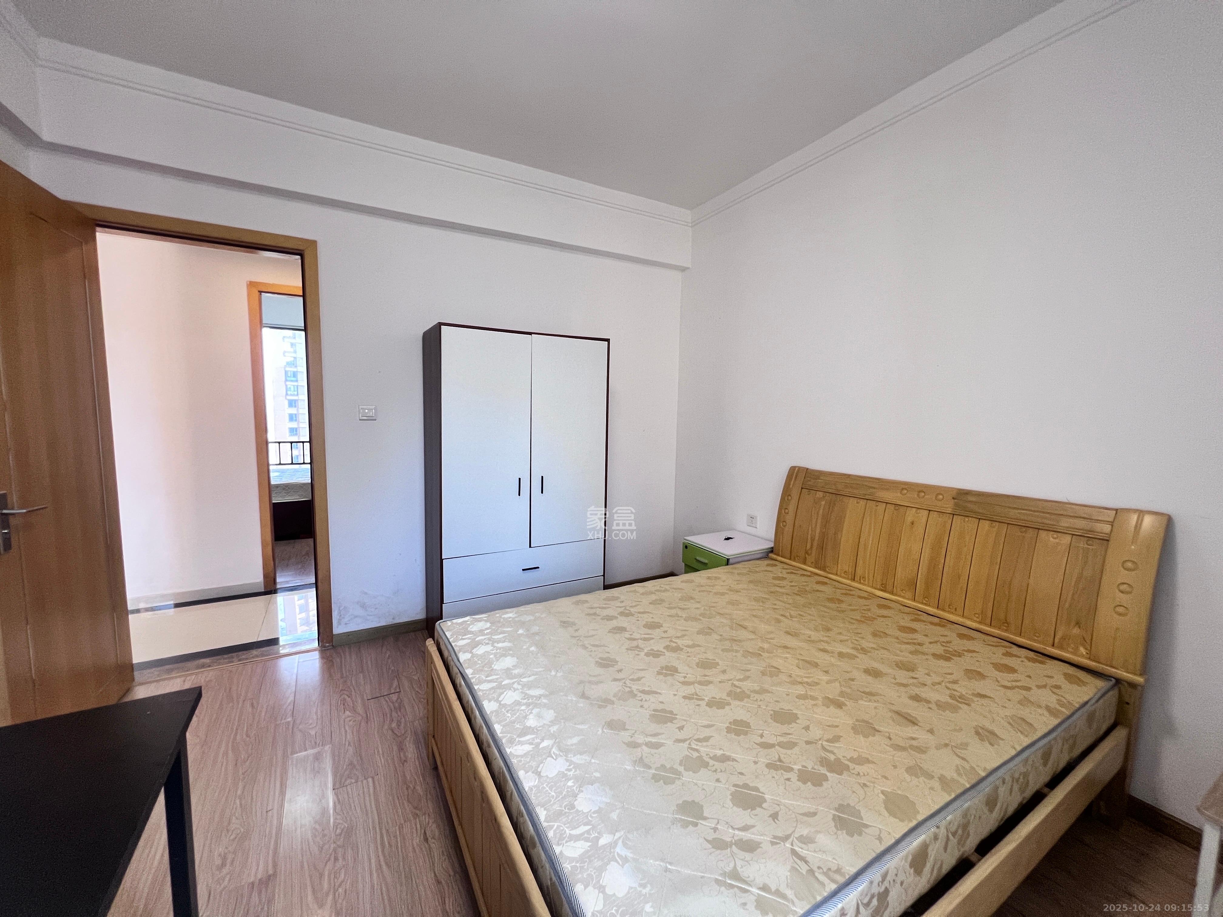 珠江郦城薰衣道 3室2厅1卫 2300.0元/月 珠江郦城薰衣道 3室2厅1卫 2300.0元/月室内图