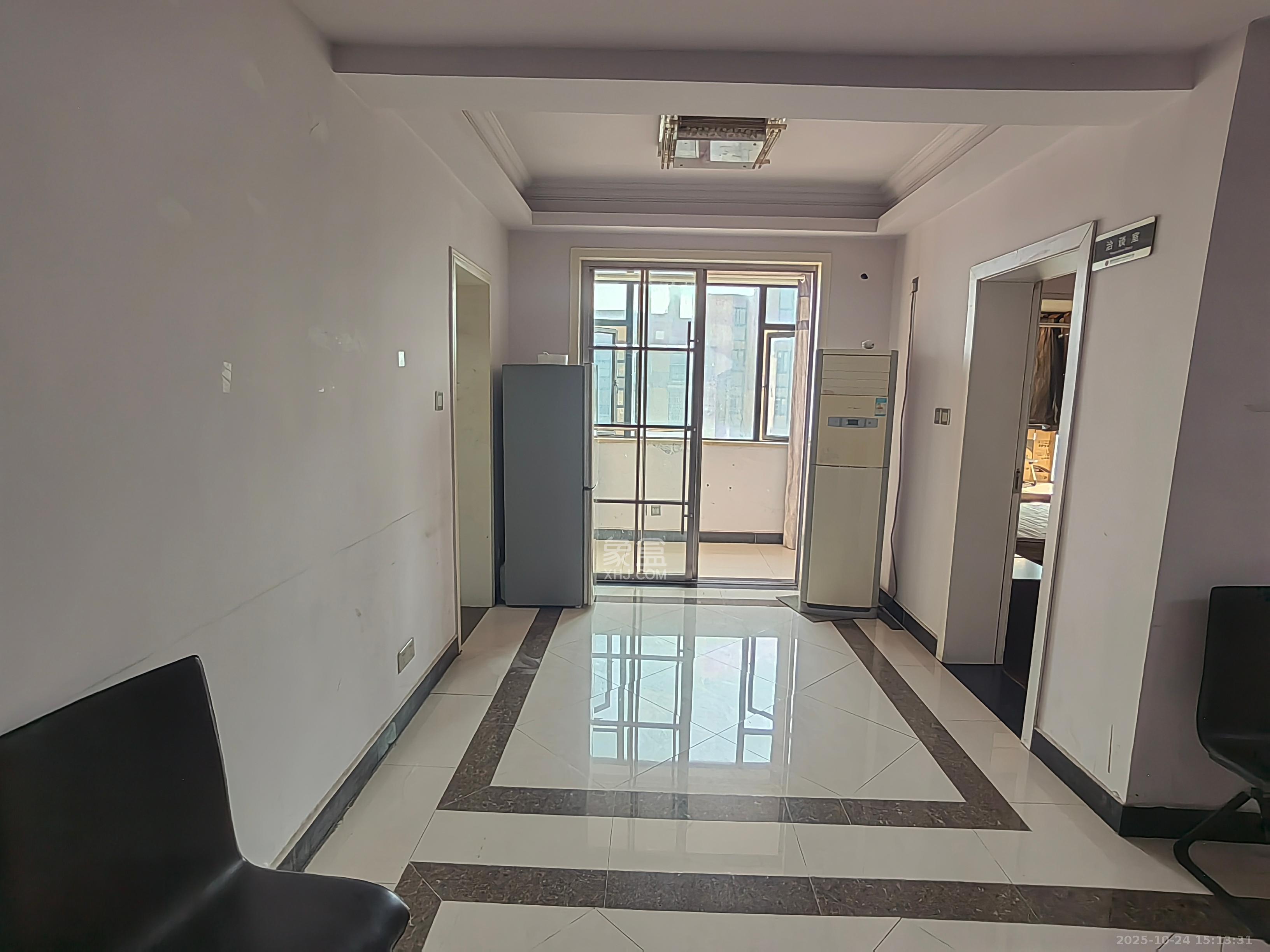 锦湘国际星城三期(锦绣苑) 2室2厅1卫 2100.0元/月 锦湘国际星城三期(锦绣苑) 2室2厅1卫 2100.0元/月室内图