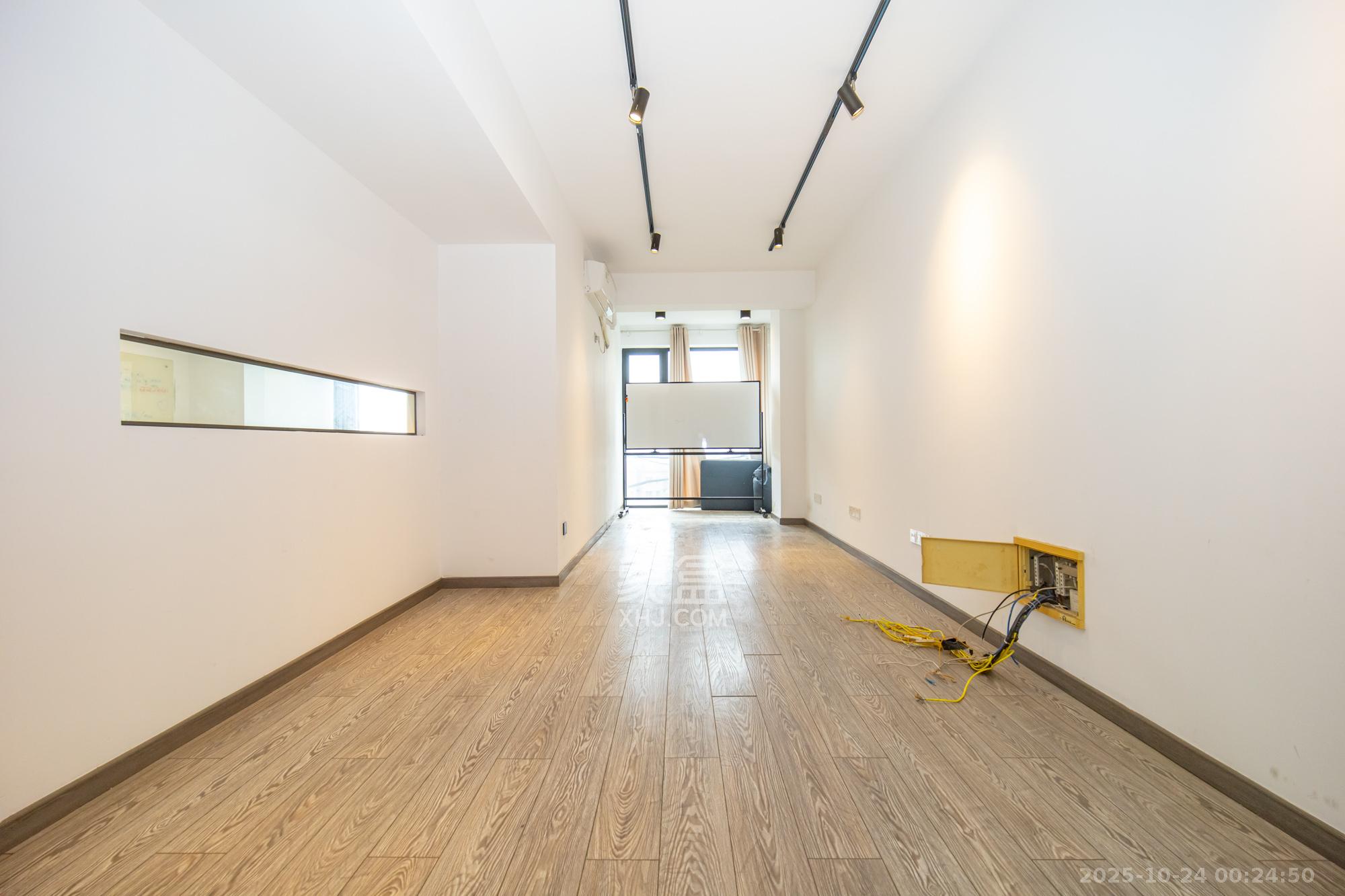 归心苑 4室2厅2卫 158.0万 归心苑 4室2厅2卫 158.0万其他