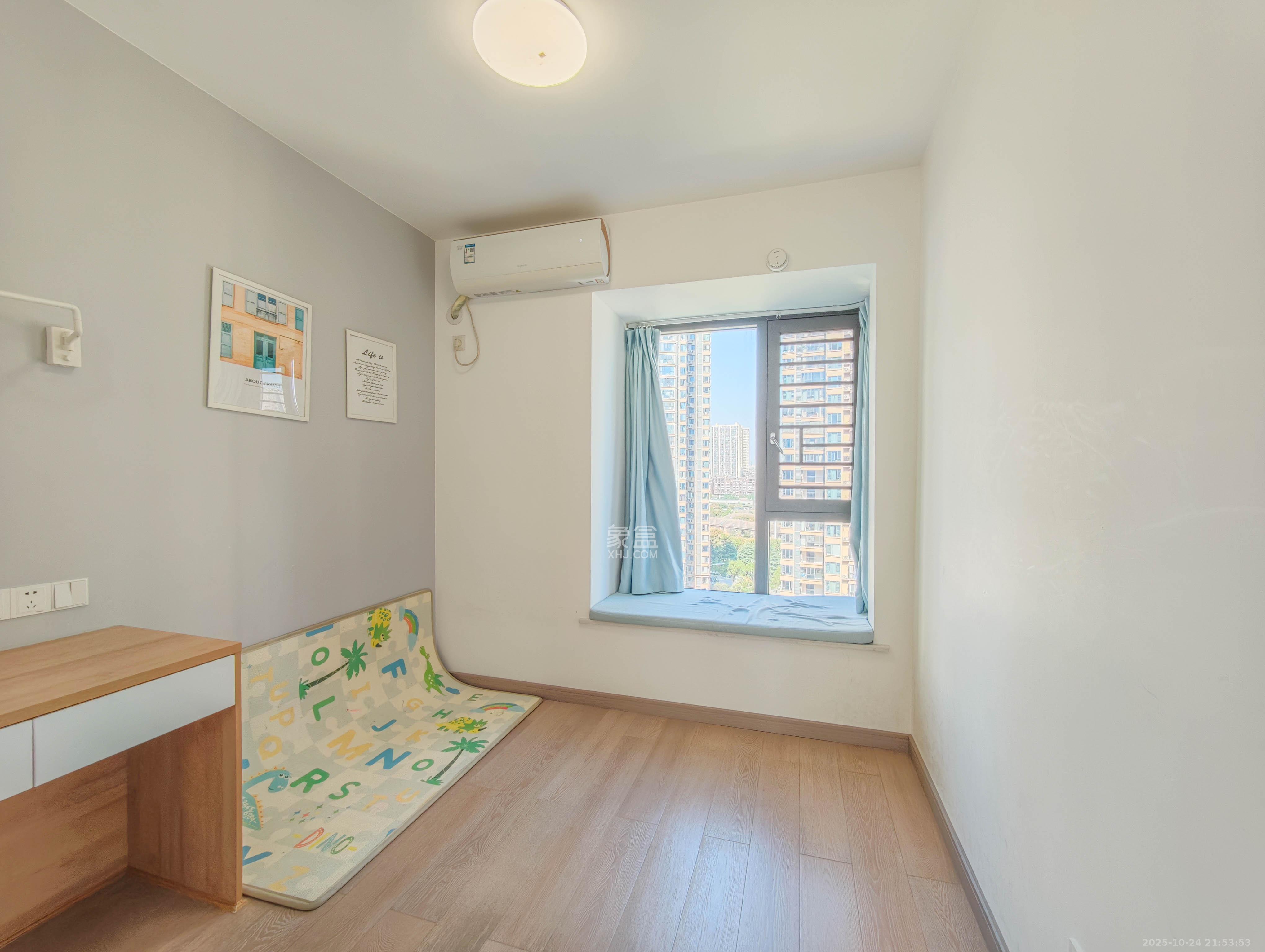 中建嘉和城  4室2厅2卫    135.0万 中建嘉和城  4室2厅2卫    135.0万卧室