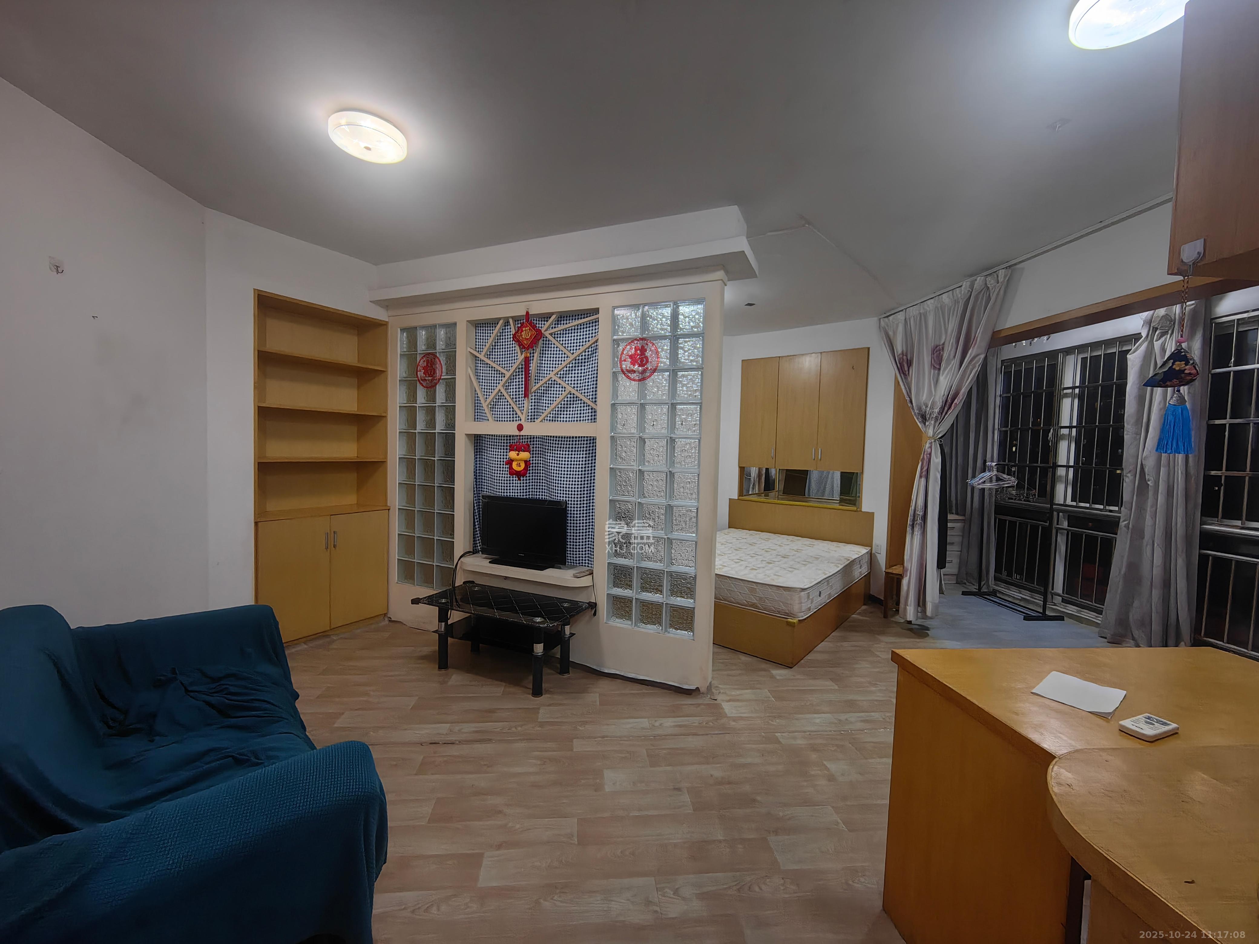 新芙蓉之都  1室1厅1卫    1600.0元/月室内图