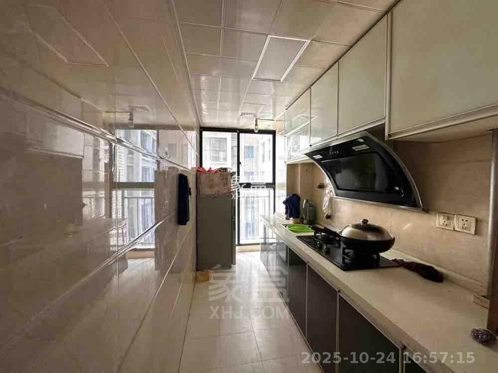 龙腾国际  1室1厅1卫    1400.0元/月室内图