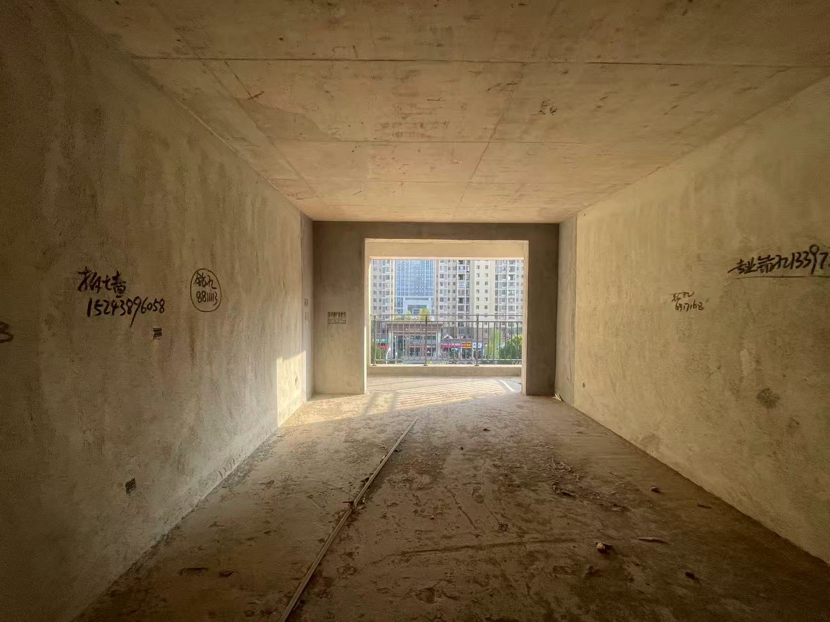 石化大院  3室2厅2卫    68.8万