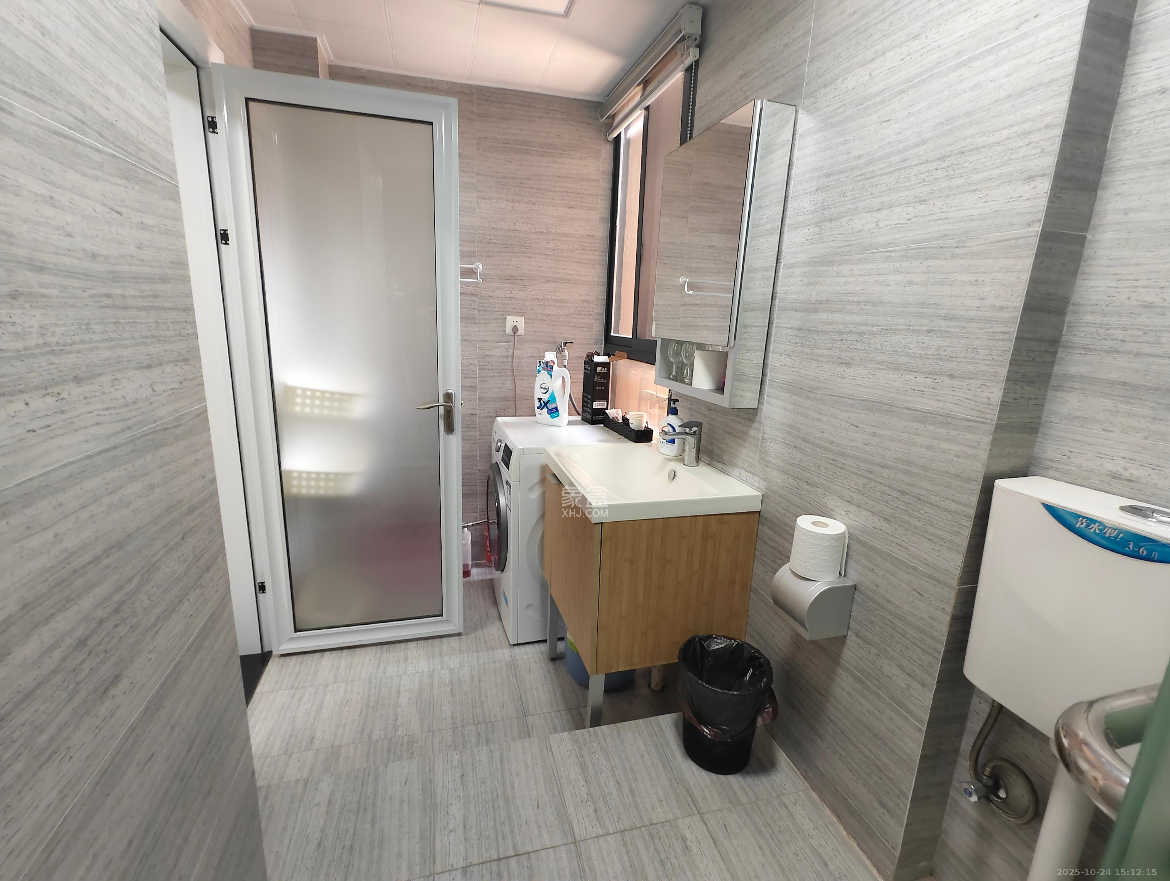 世茂铂翠湾一期  1室2厅1卫    3000.0元/月 世茂铂翠湾一期  1室2厅1卫    3000.0元/月室内图