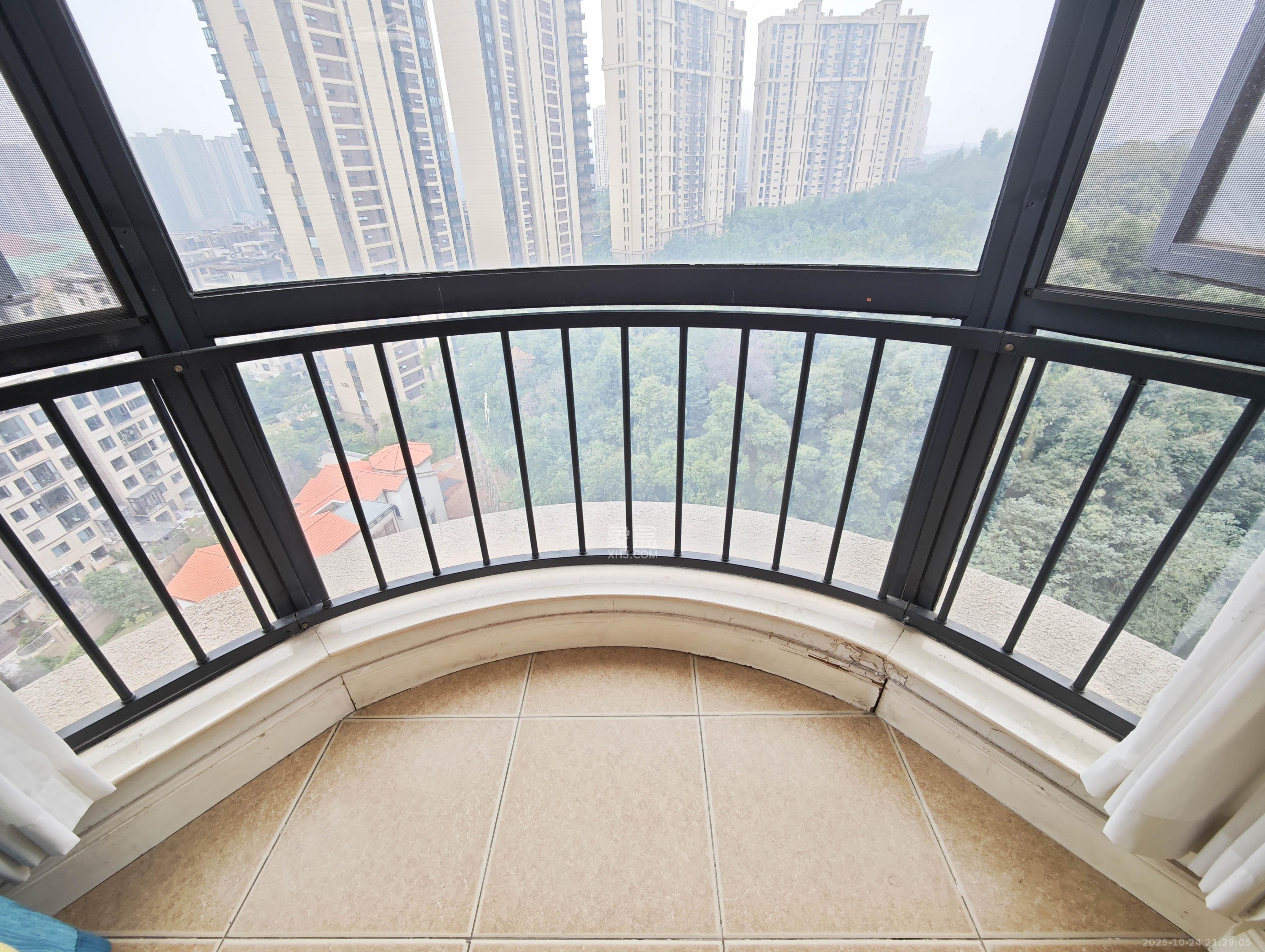 保利城(中航城国际社区、郡原美村) 1室1厅1卫 52.0万 保利城(中航城国际社区、郡原美村) 1室1厅1卫 52.0万阳台